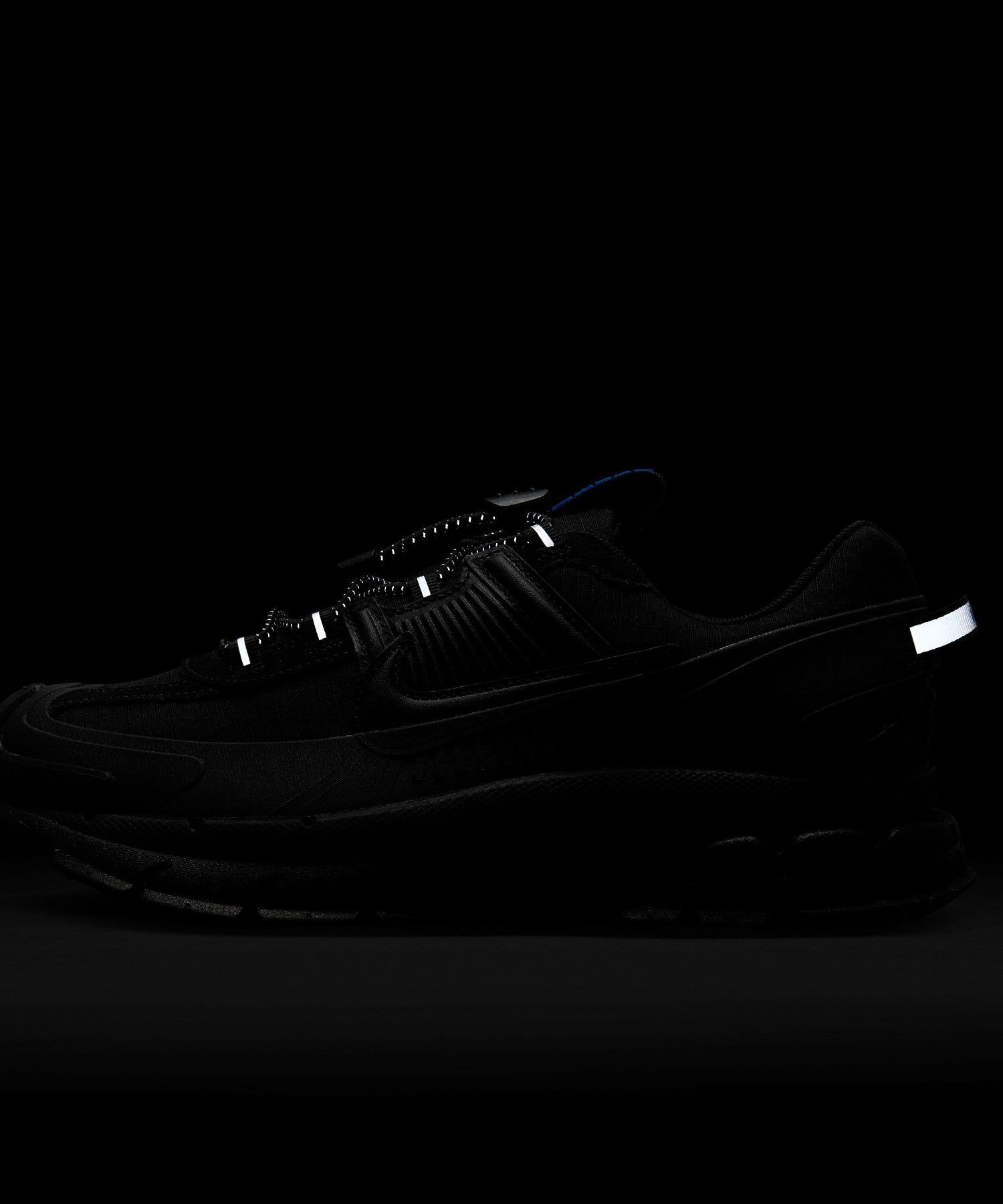 NIKE/ナイキ/W ZOOM VOMERO ROAM HQ2181-004