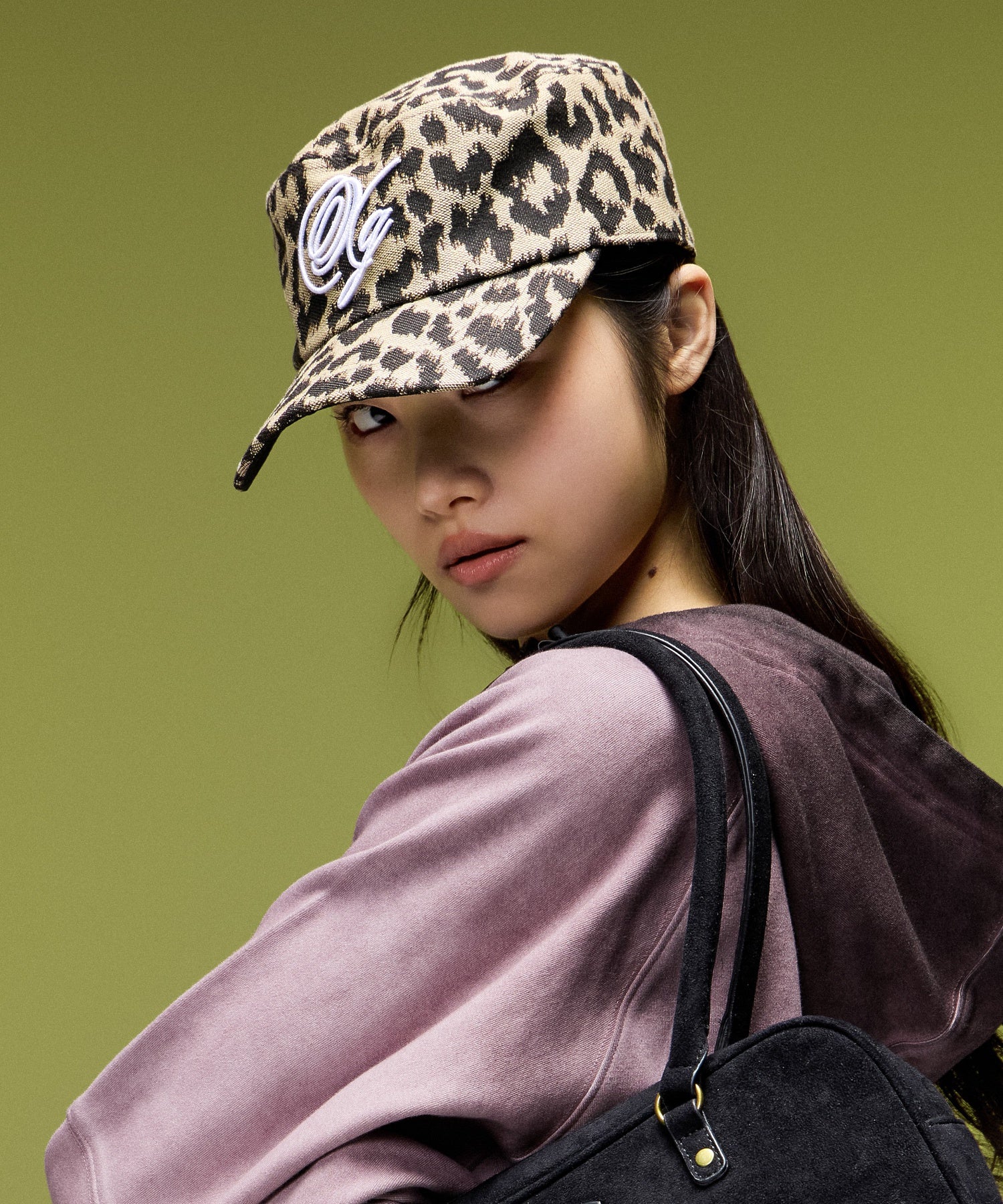 LOGO MARK EMBROIDERED FLAT BRIM CAP