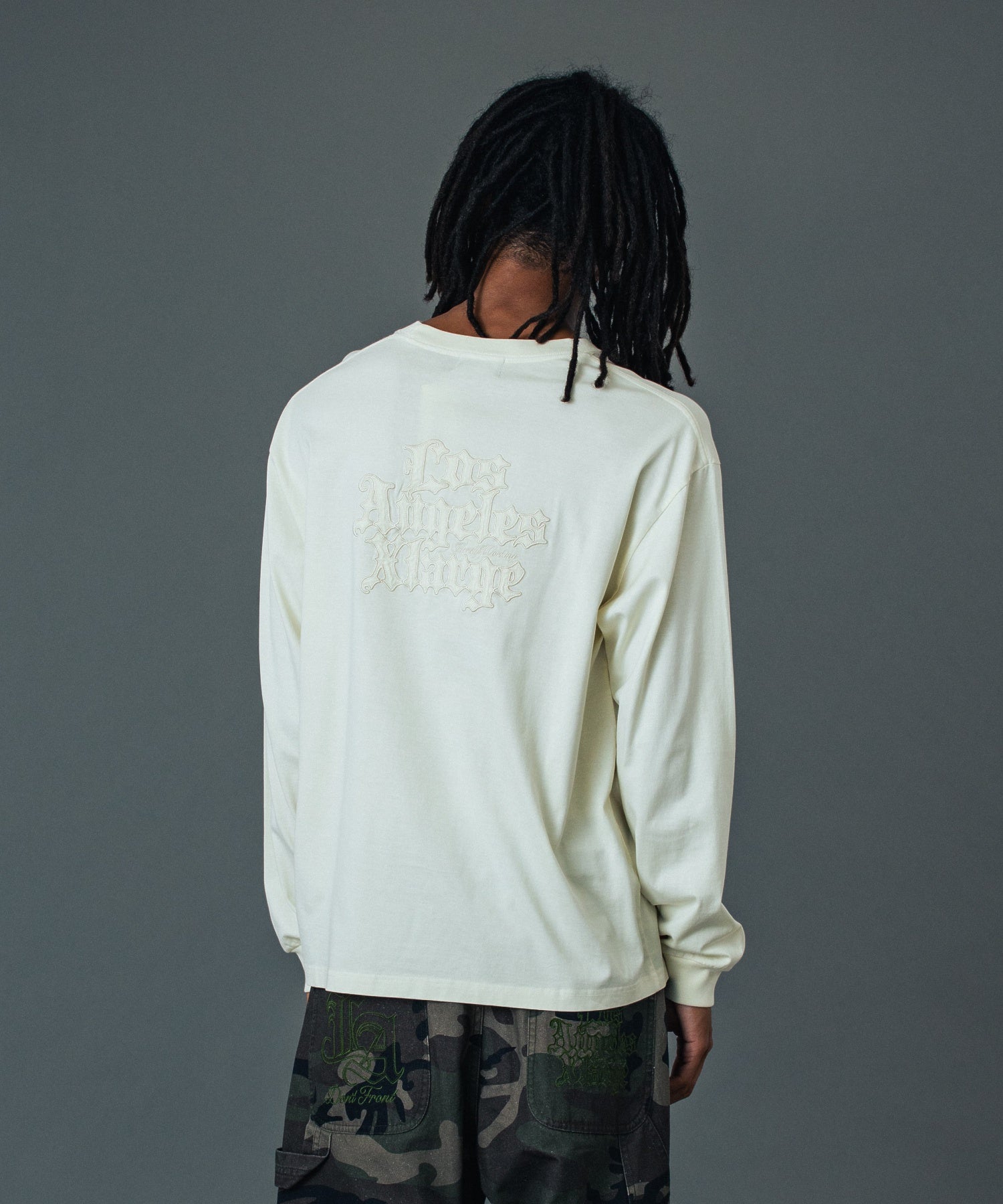 PATCHED OLD ENGLISH L/S TEE