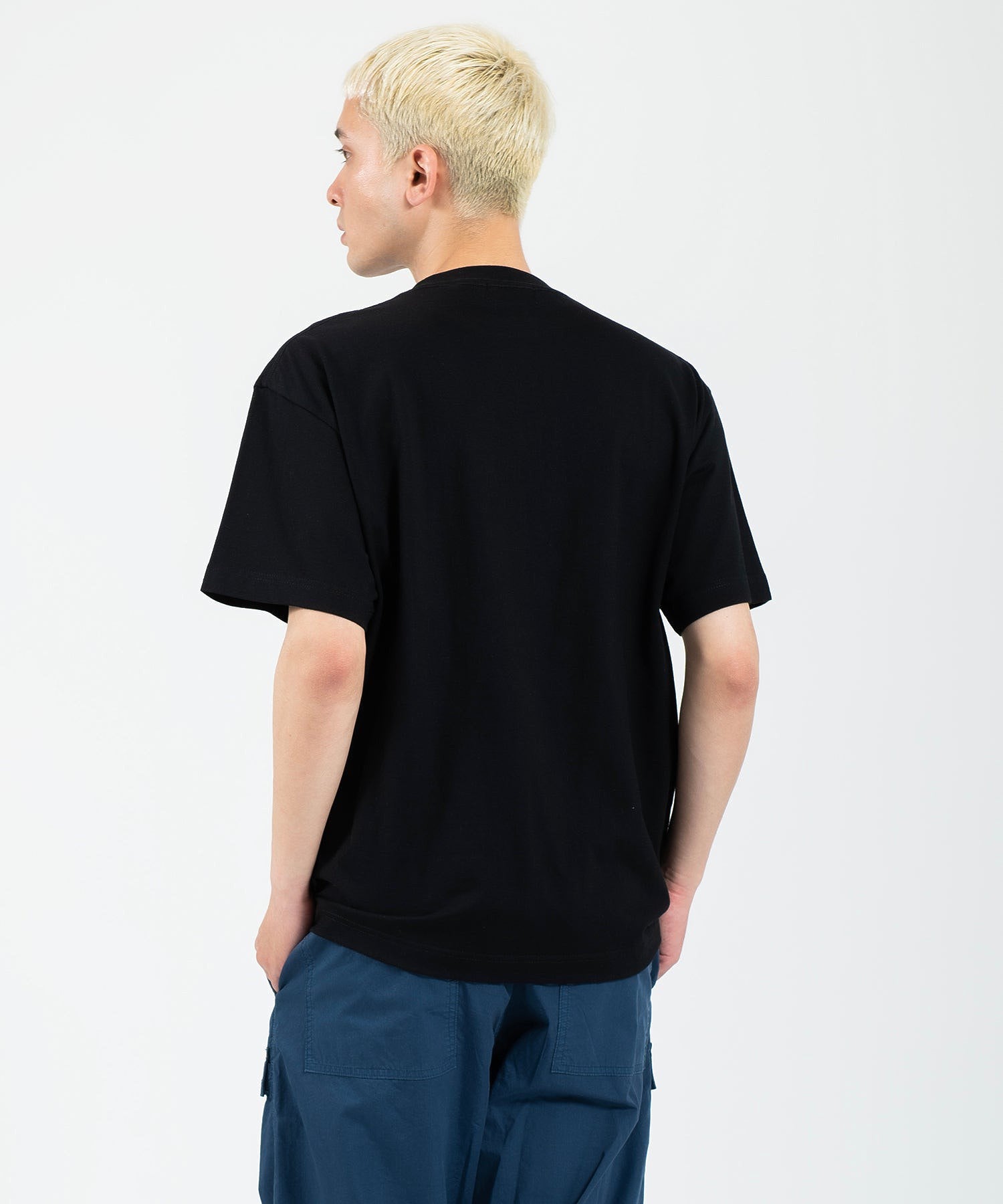 MODEL 身長178cm / 着用サイズ：Lサイズ ※商品の色味の目安は、商品単体の画像をご参照ください。