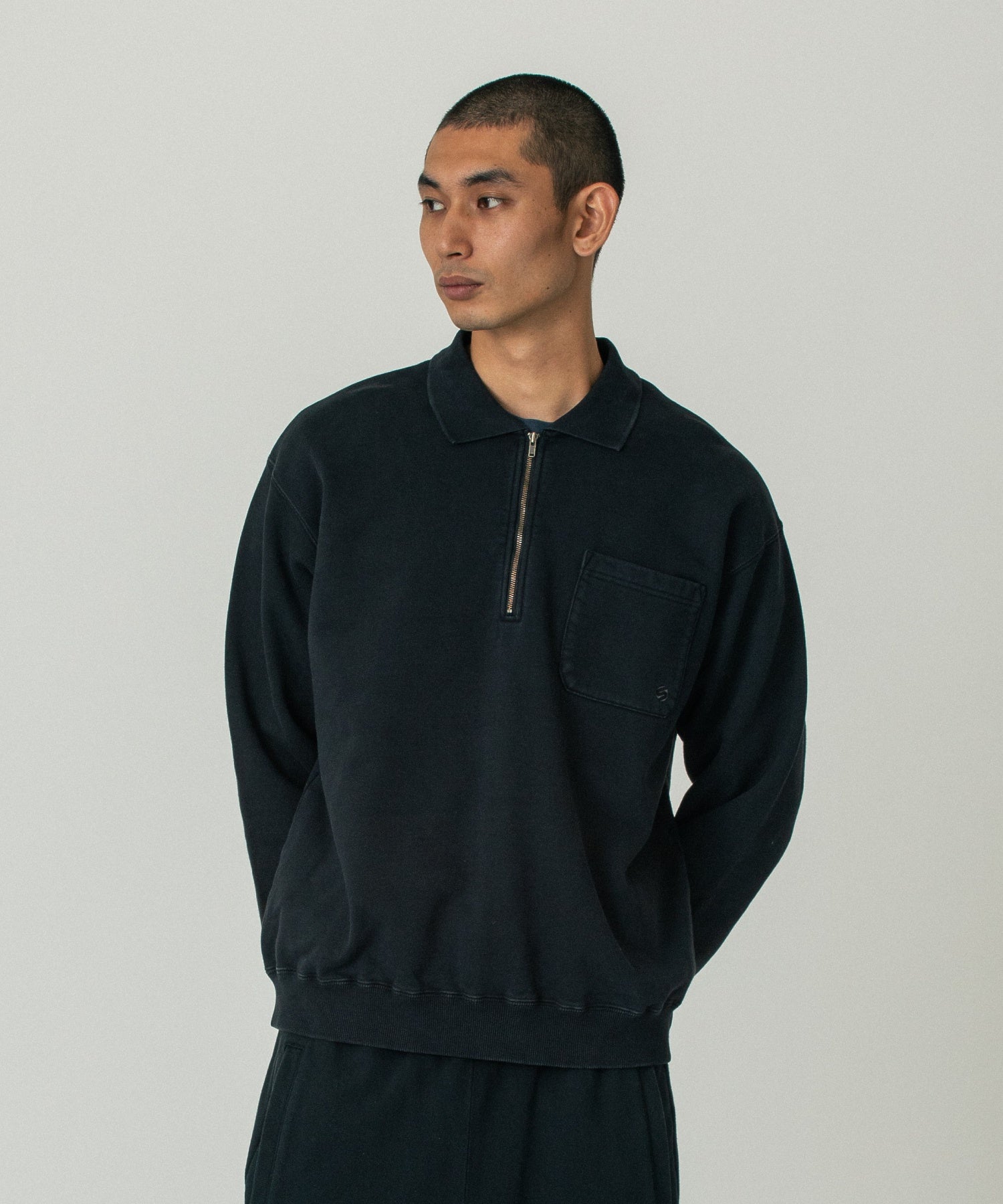 HALF ZIP SWEATSHIRT