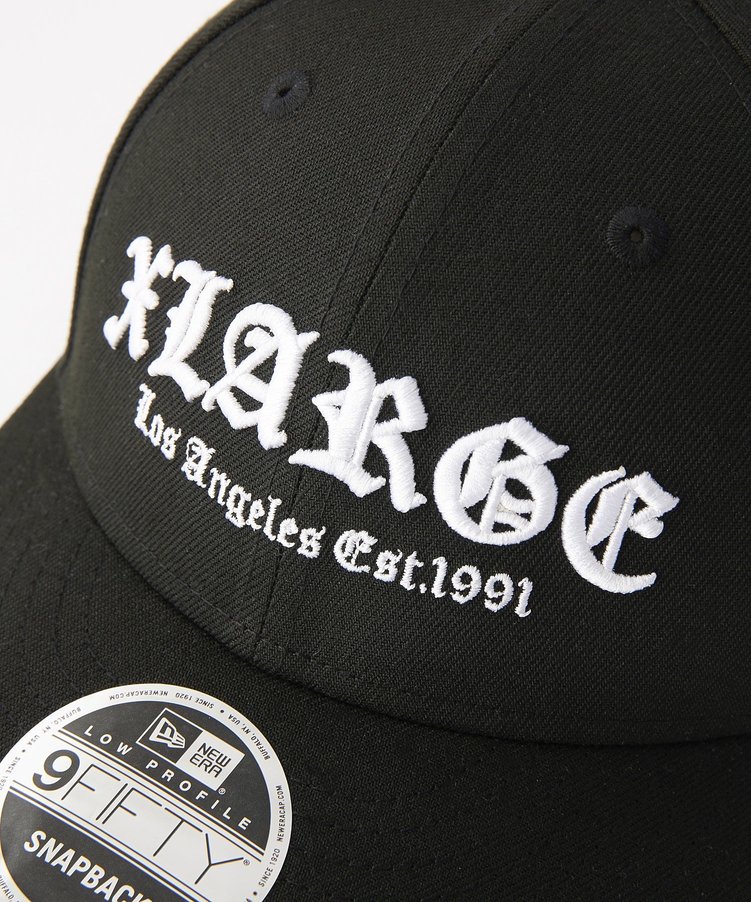 XLARGE×NEW ERA OLD ENGLISH LOGO CAP