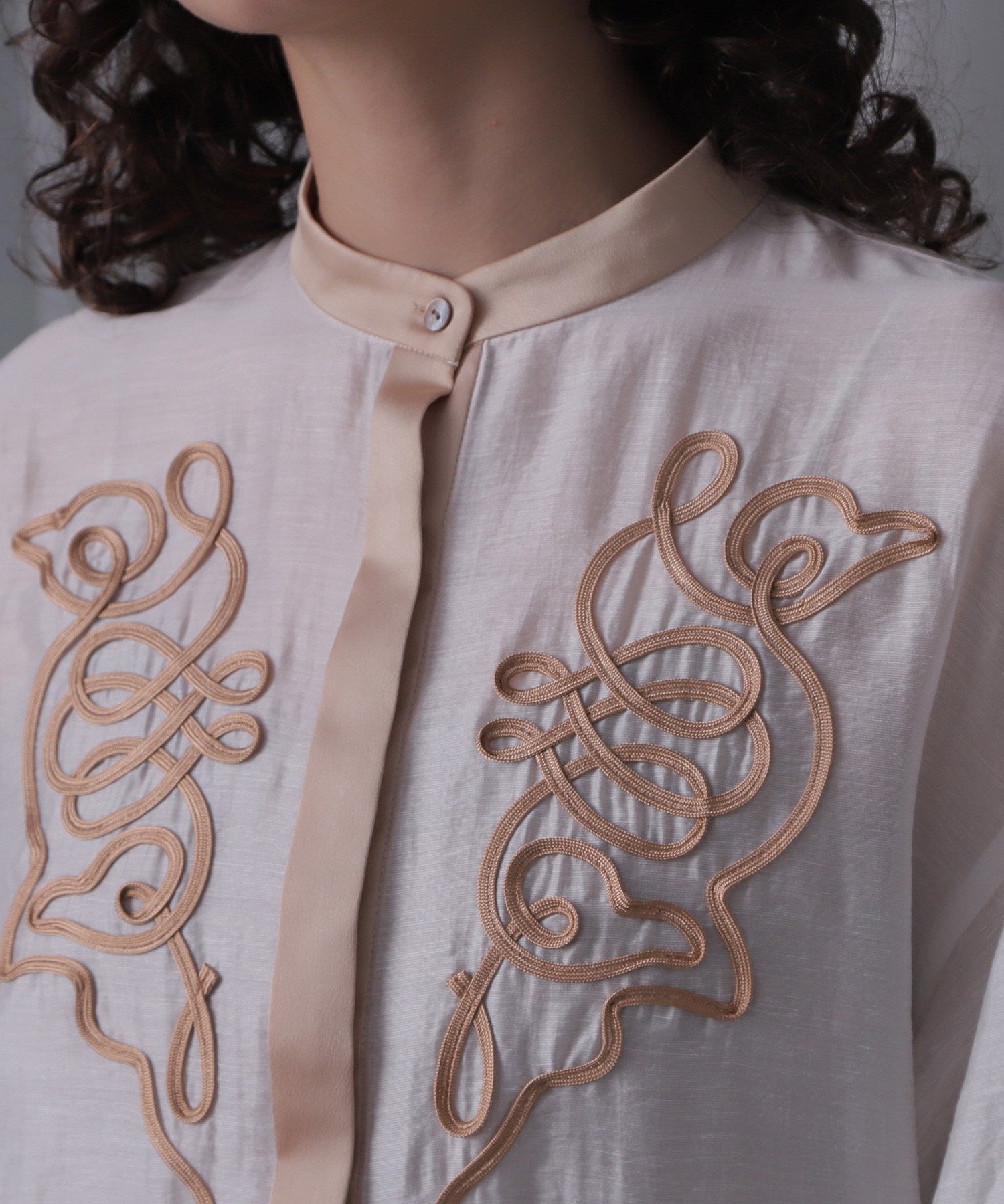コードエンブロイダリーブラウス