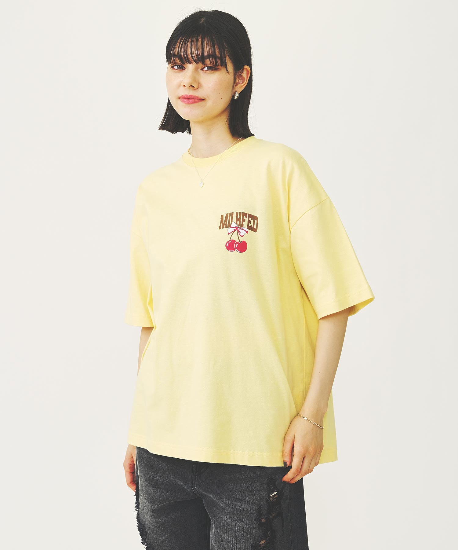 RIBBON AND CHERRY WIDE S/S TEE