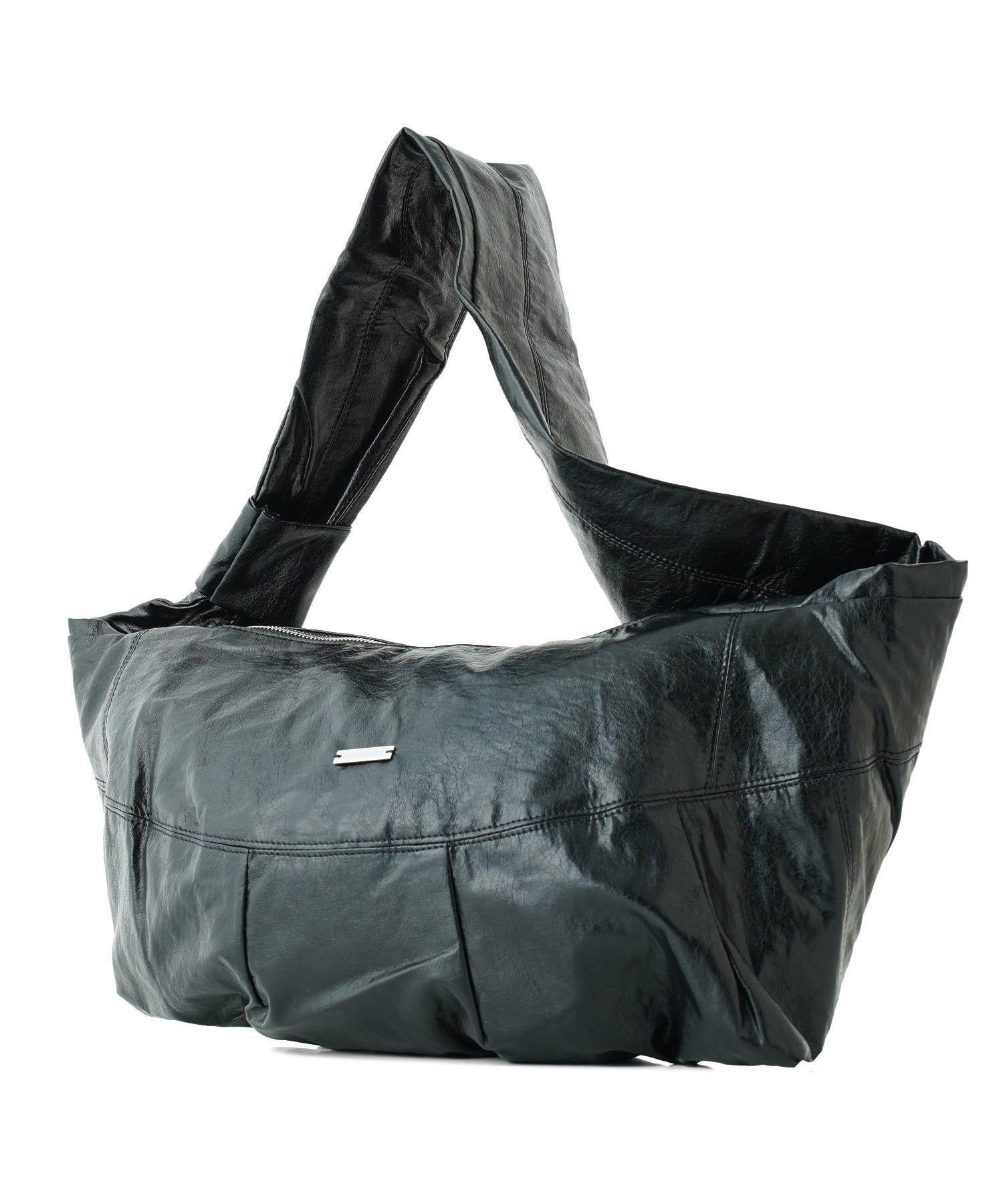 フェイクレザーボリュームショルダーバッグ