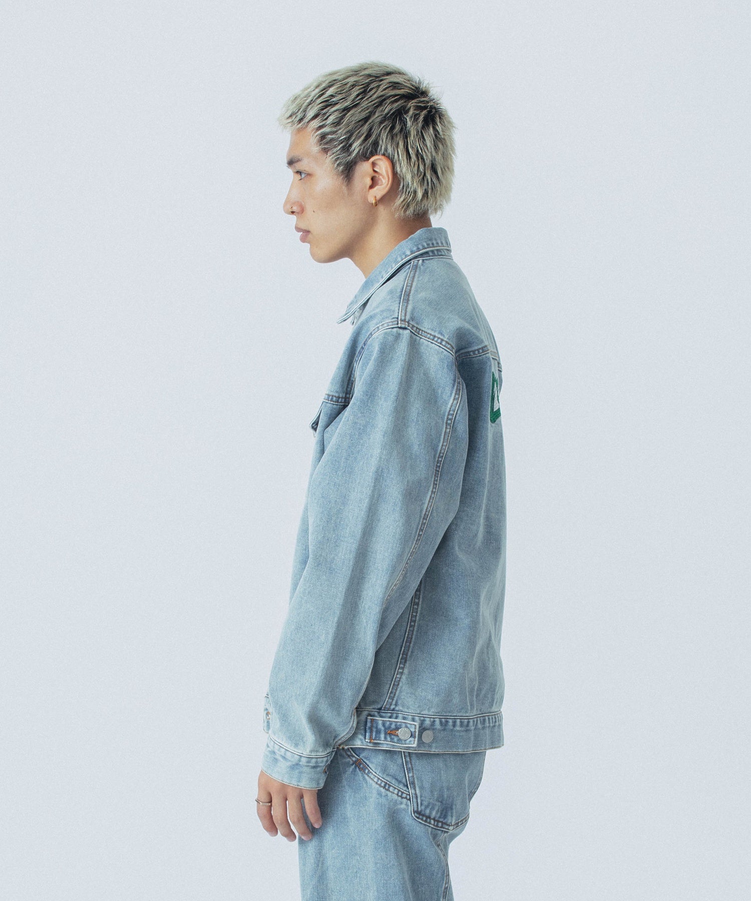 SIDE CUTTING DENIM JACKET