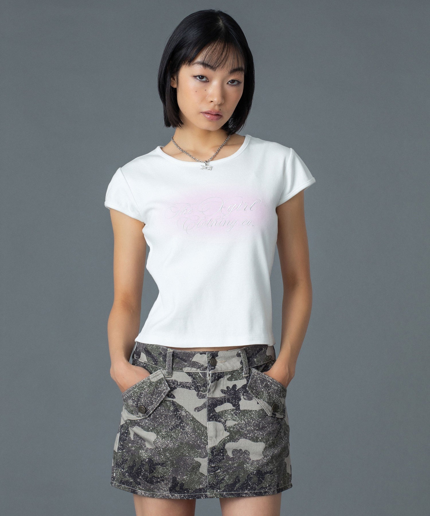 SPRAY AND CURSIVE SCRIPT LOGO S/S BABY TEE