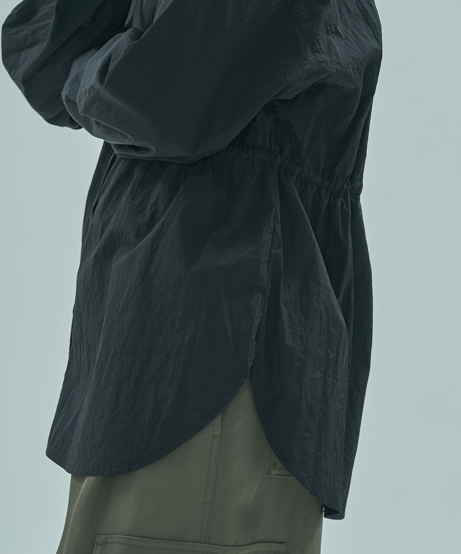 LIGHT HOODED SHIRT
