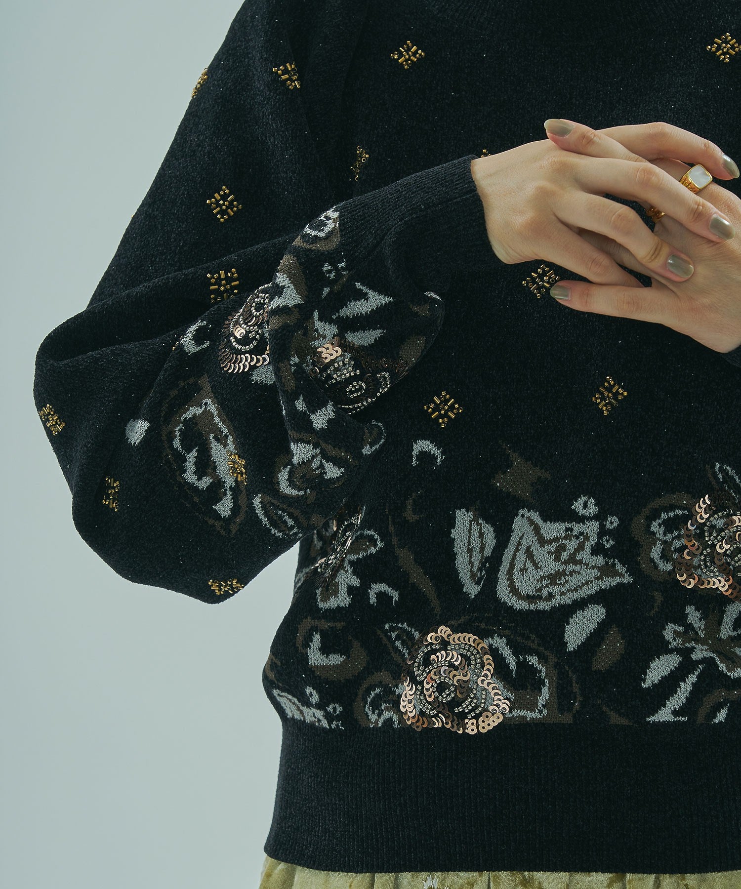 mici/BEADS and SEQUIN EMBROIDERY KNIT TOP