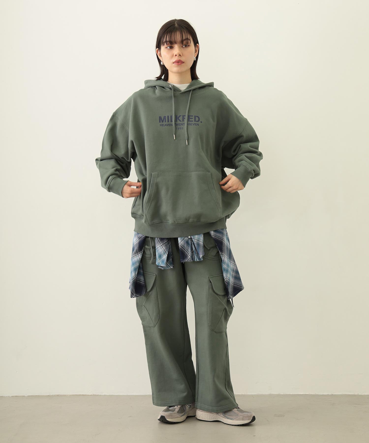 STENCIL LOGO WIDE SWEAT HOODIE