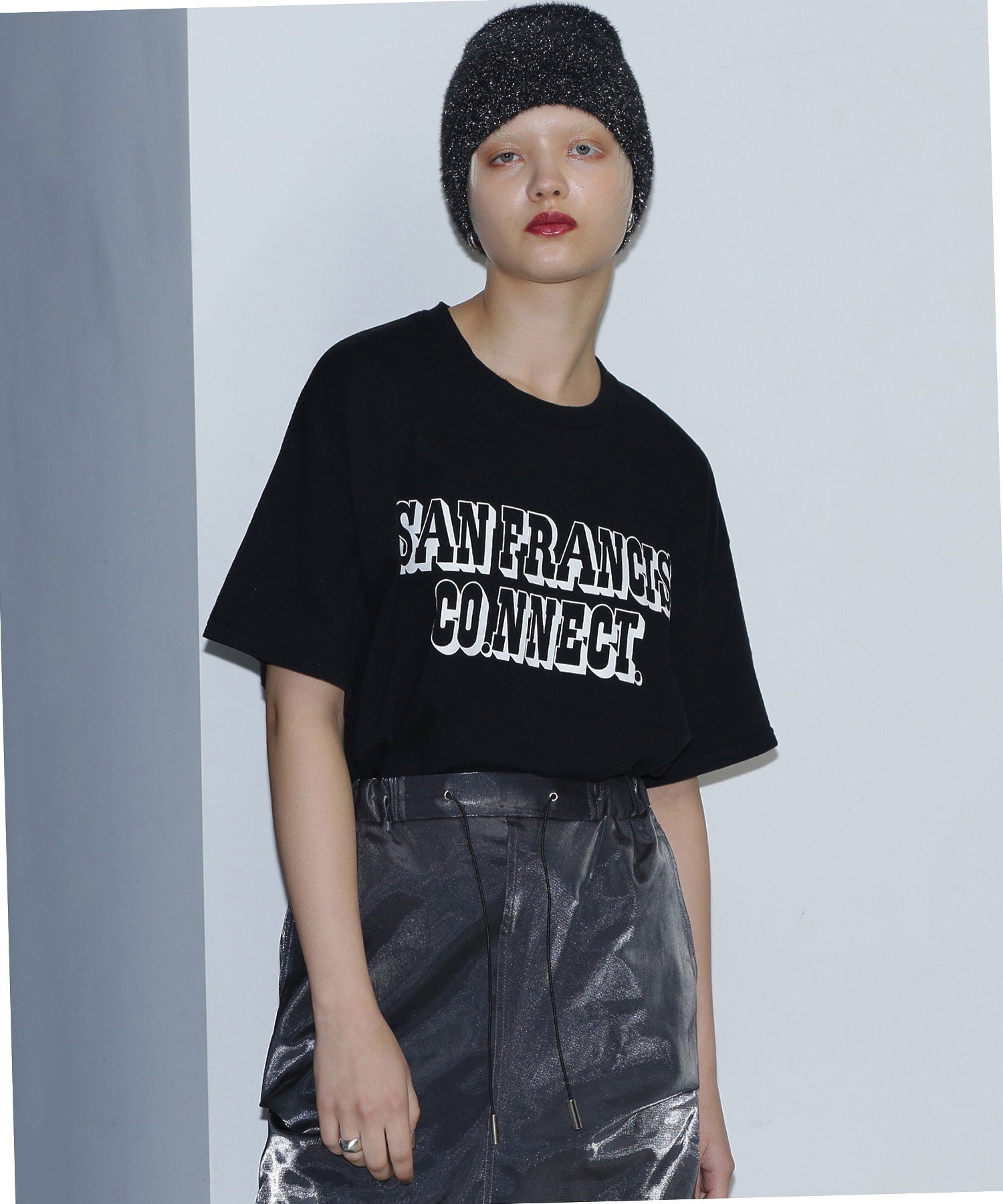 SANFRANCISCO.NNECT. × ROSE BUD Tシャツ