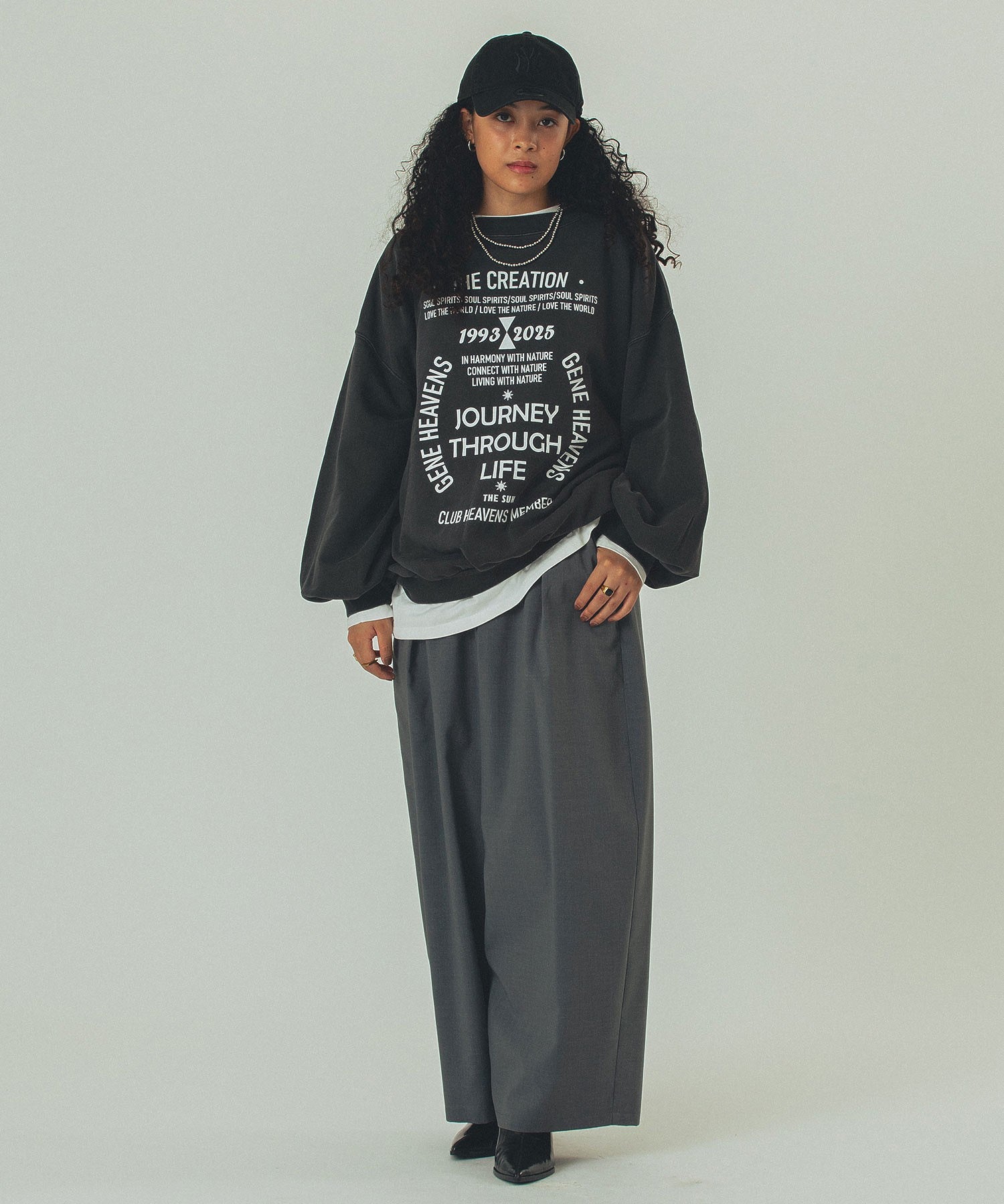 GENE HEAVENS/VOLUME SLEEVE PRINT SWEAT