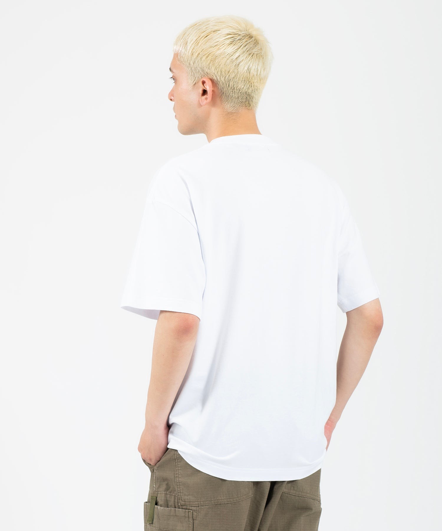 MODEL 身長178cm / 着用サイズ：Lサイズ