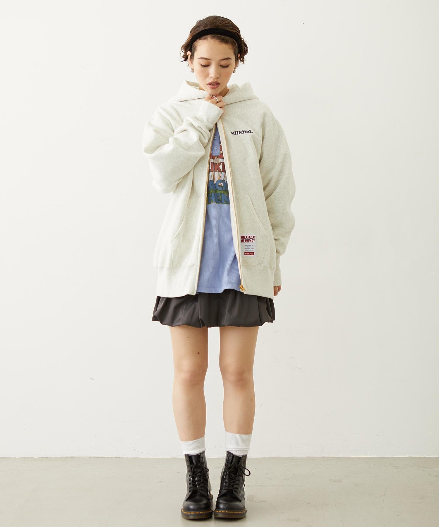 HENLEY NECK GRAPHIC L/S TOP