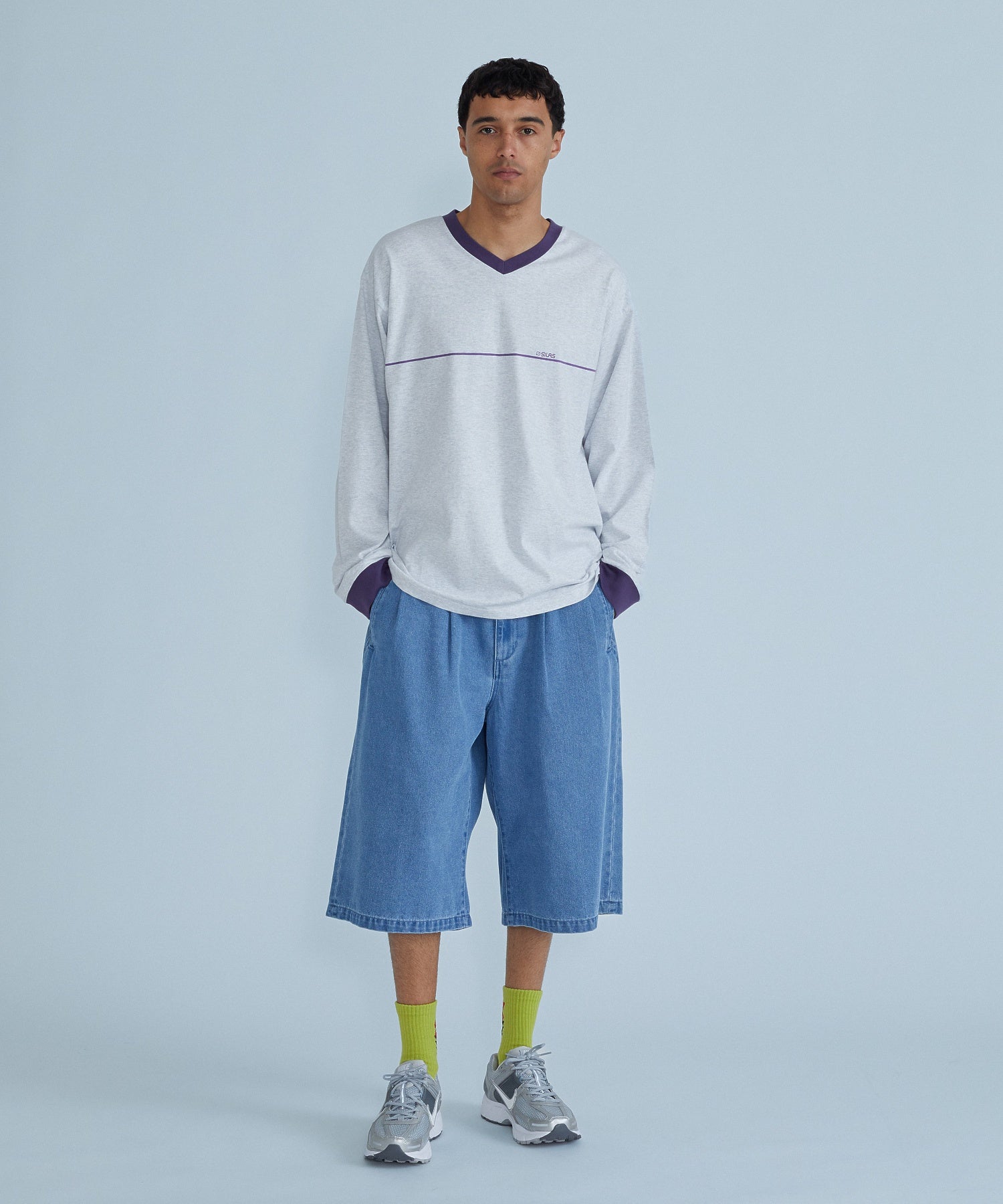 V-NECK L/S TEE