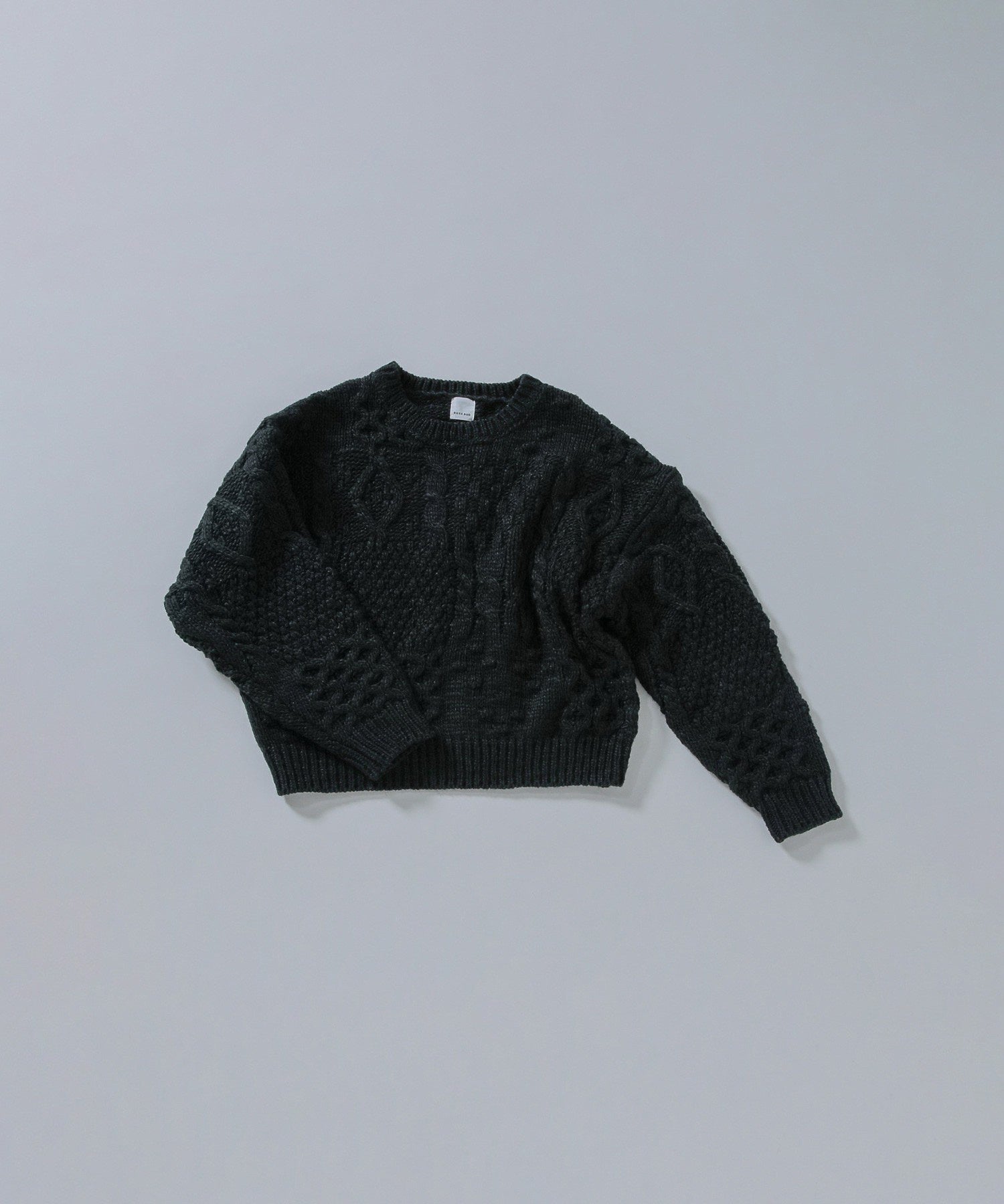 ケーブルニット