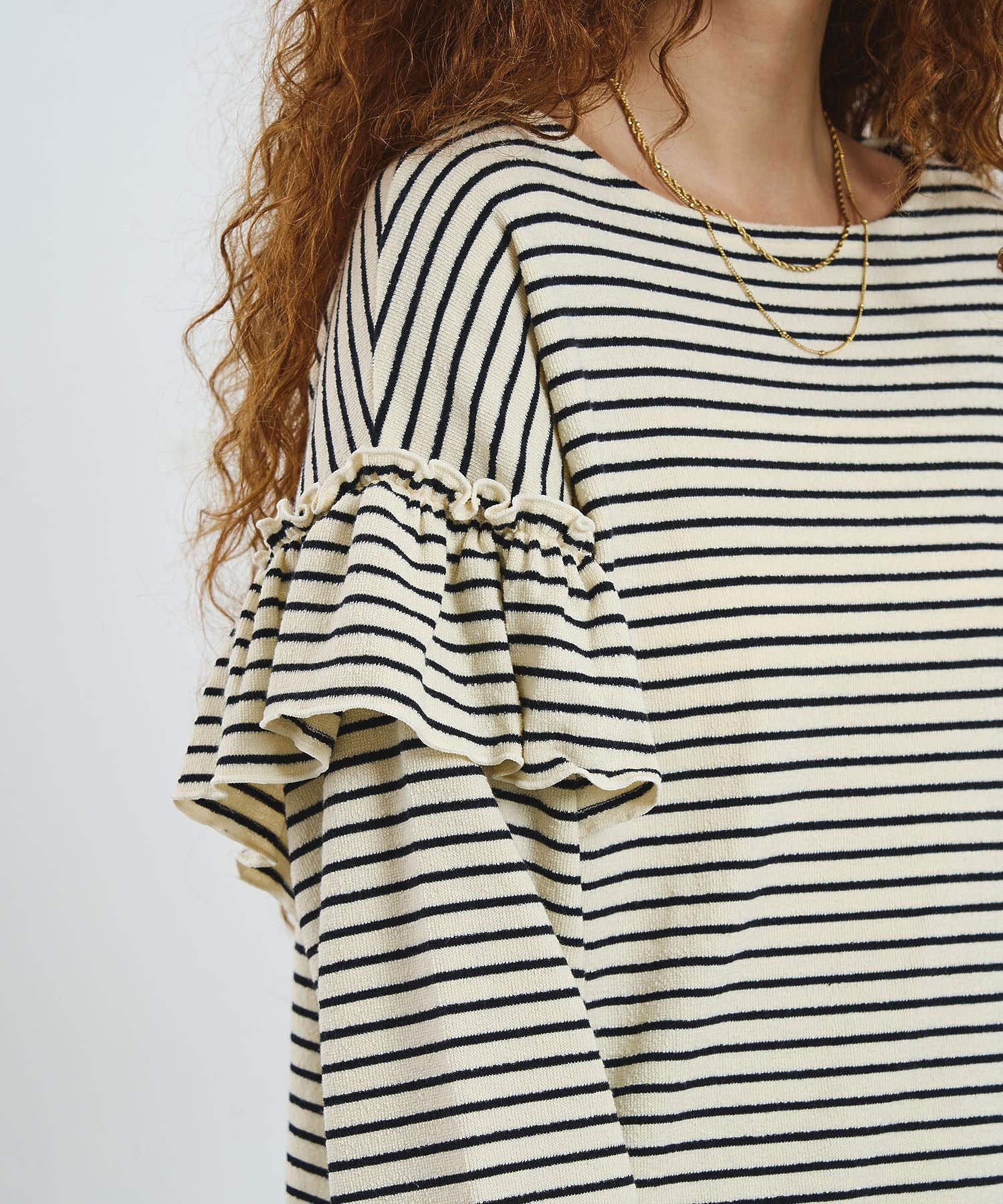 mag.by c/FRILL STRIPE L/S TOP