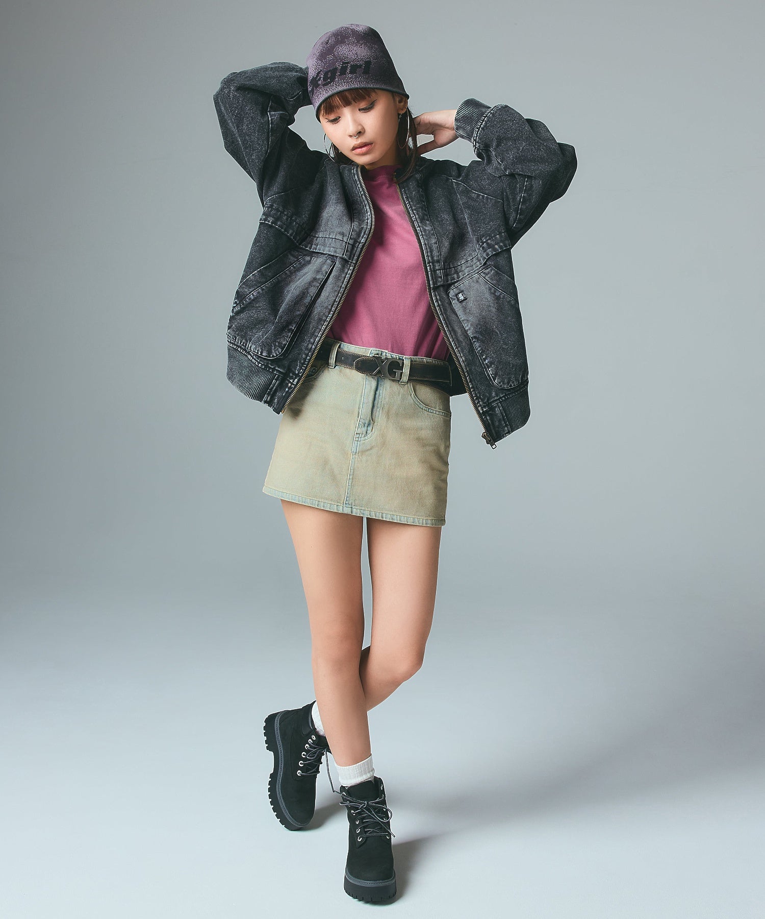 XG EMBLEM CLASP FAUX LEATHER BELT