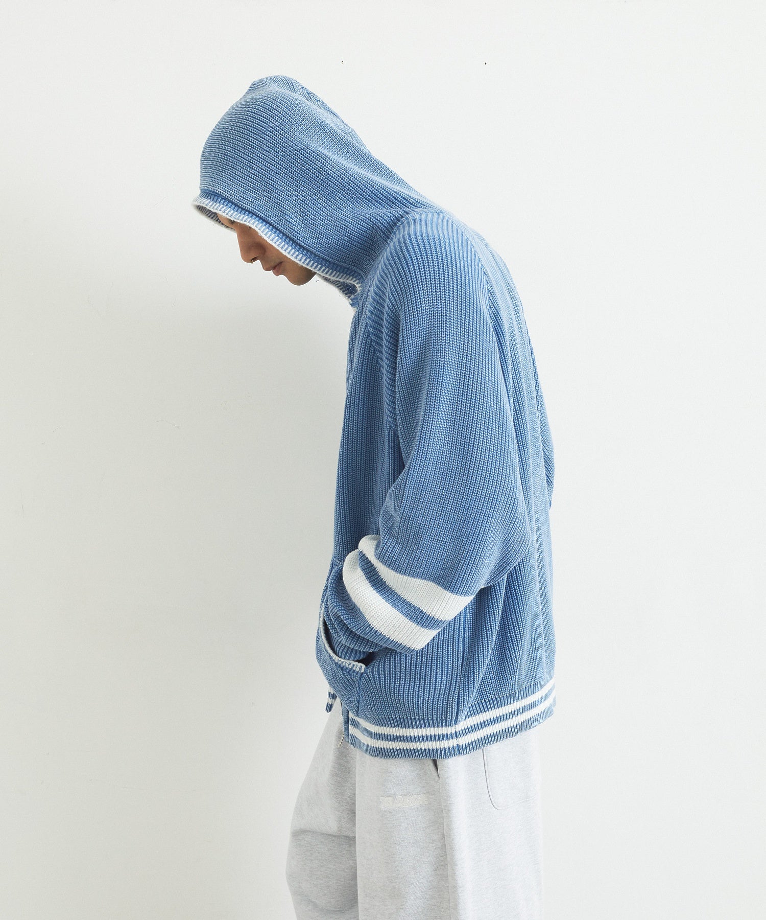 FADED ZIP HOODED SWEATER