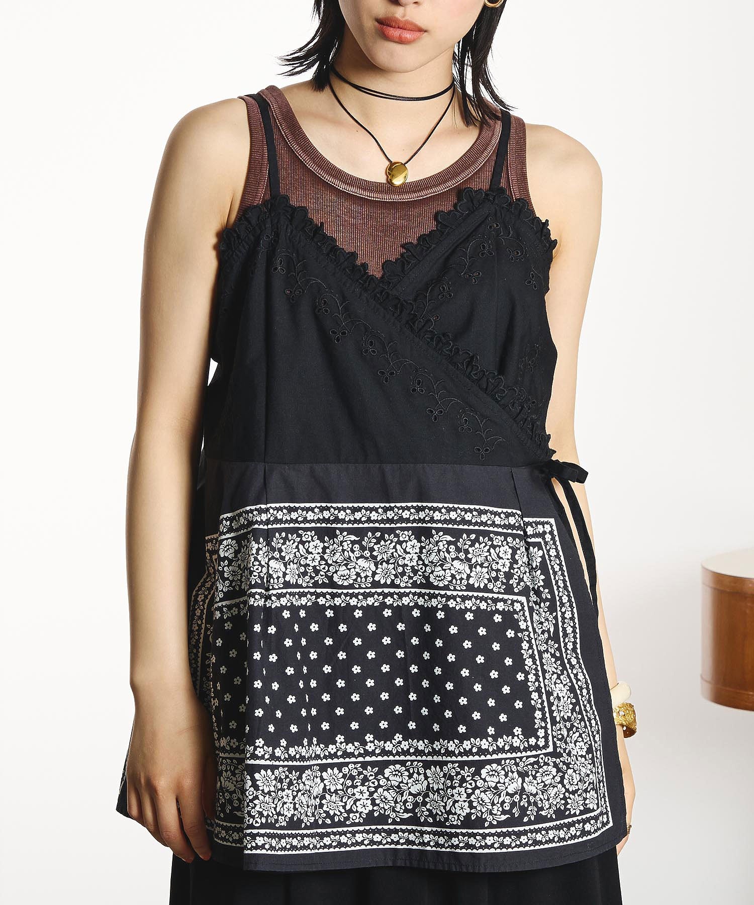 【ROSE BUD別注】INDIA IS BEAUTIFUL/BLACK BANDANA CAMISOLE