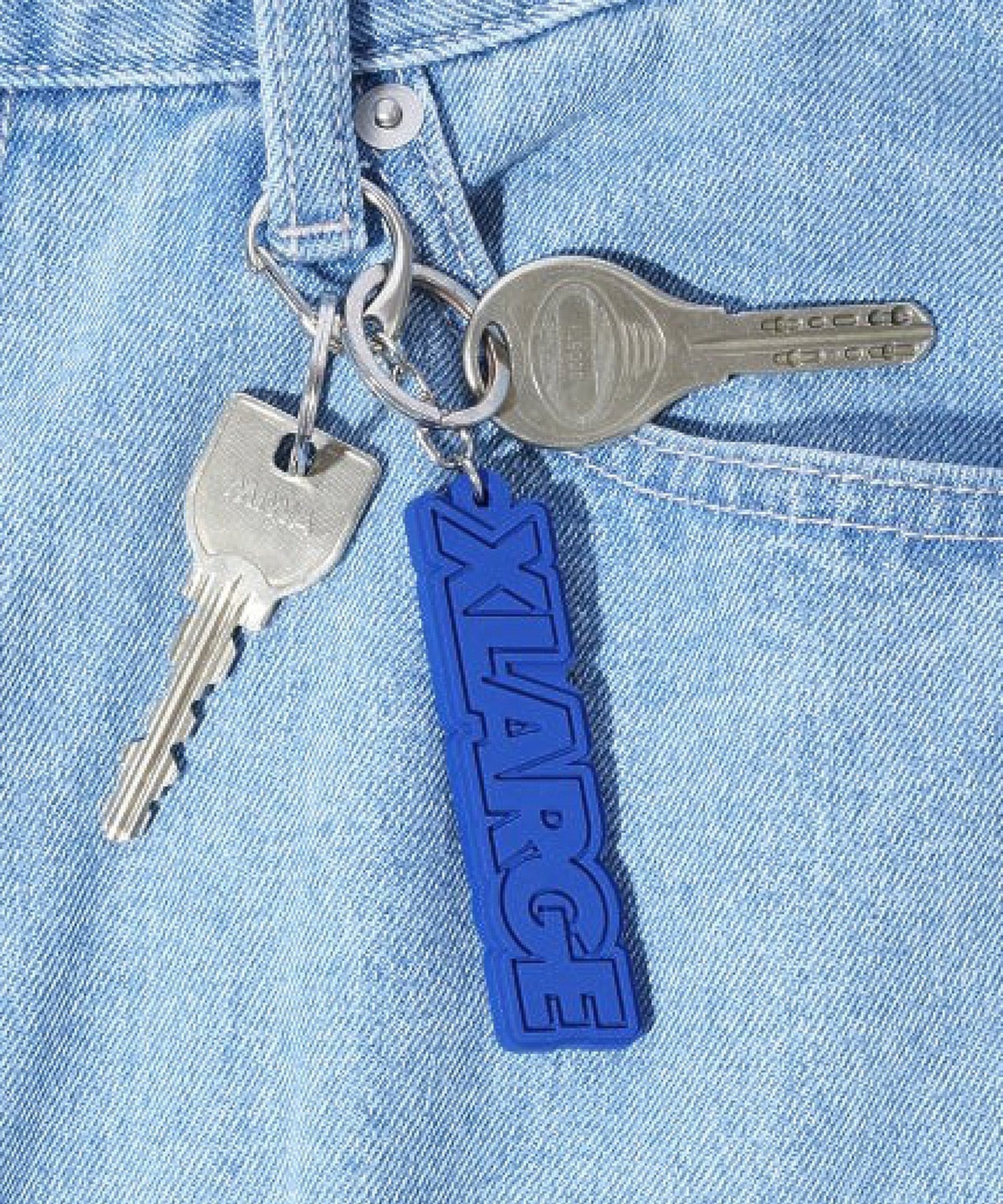 LOGO RUBBER KEYHOLDER
