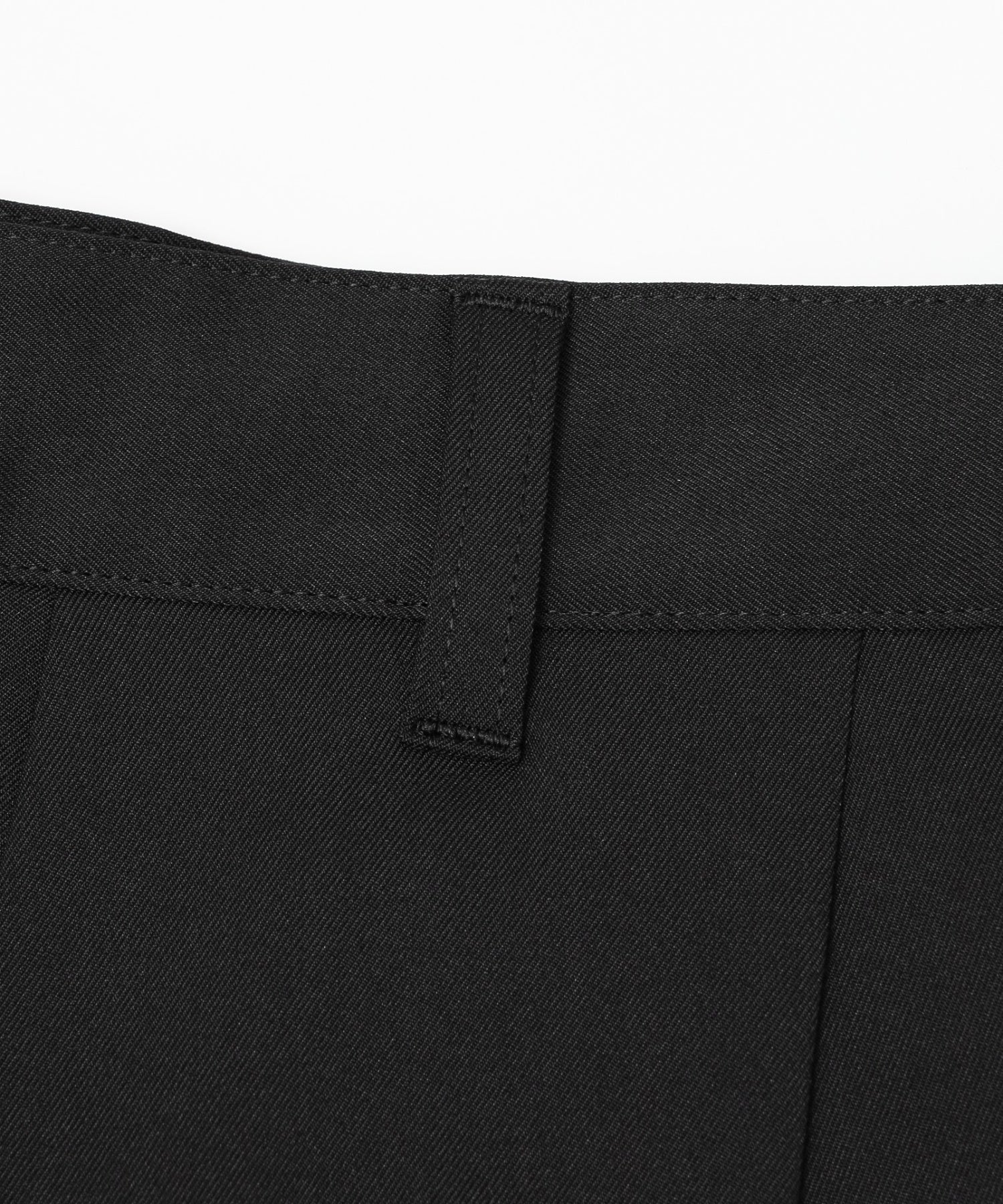 WHITE MOUNTAINEERING/ホワイトマウンテニアリング/8 TUCK WIDE SHORT PANTS WM2671403