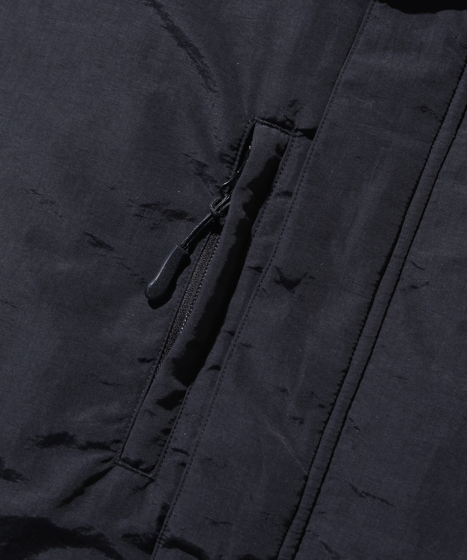 NYLON HOODED VEST