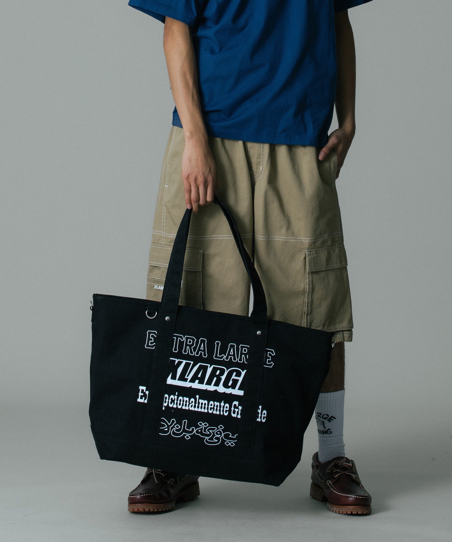 MODEL 身長183cm / 着用サイズ：ONE SIZE