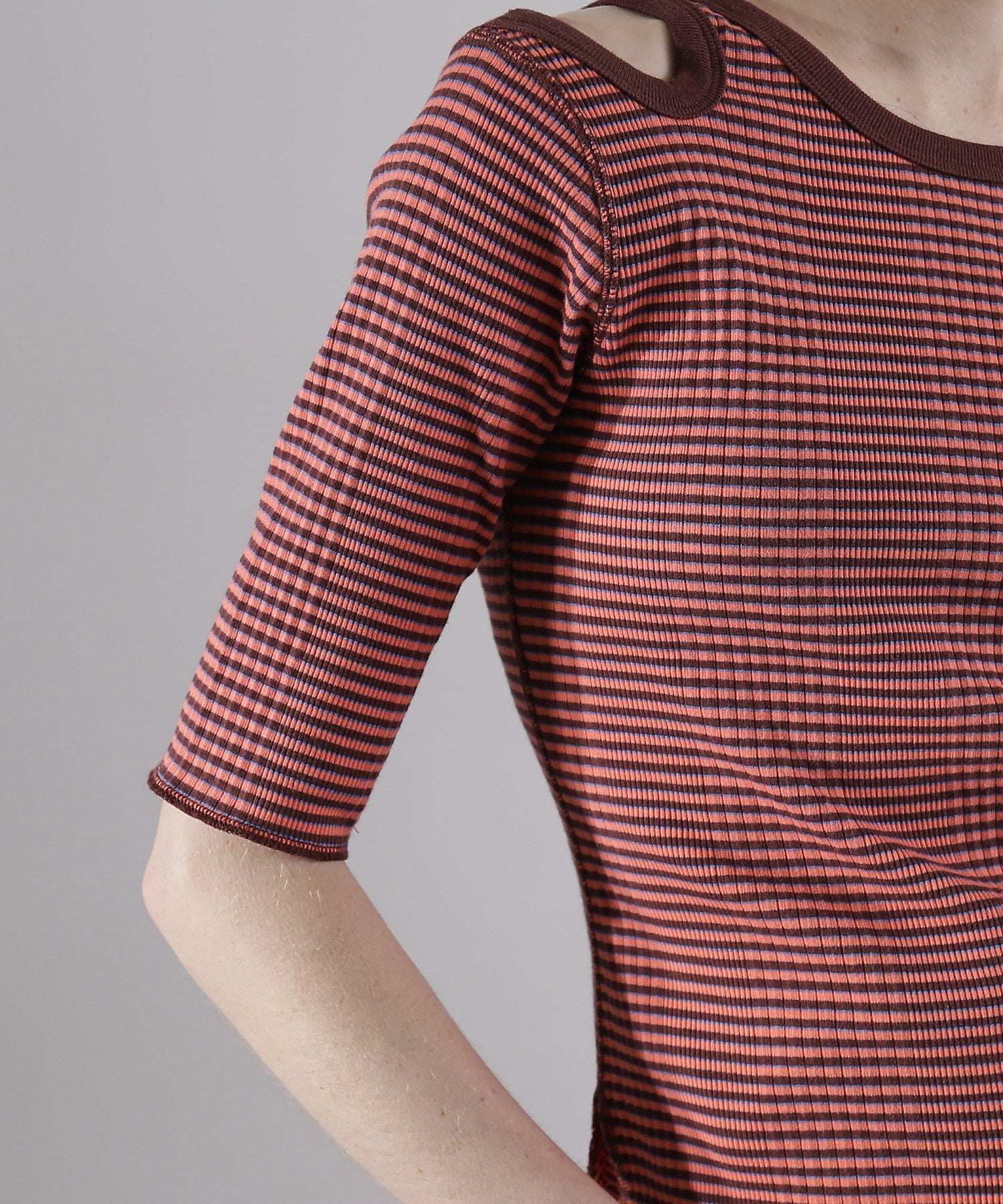 マルチボーダートップス