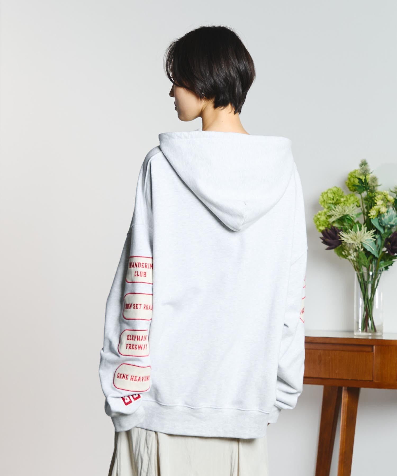 GENE HEAVENS/EMBROIDERY HOODED SWEAT