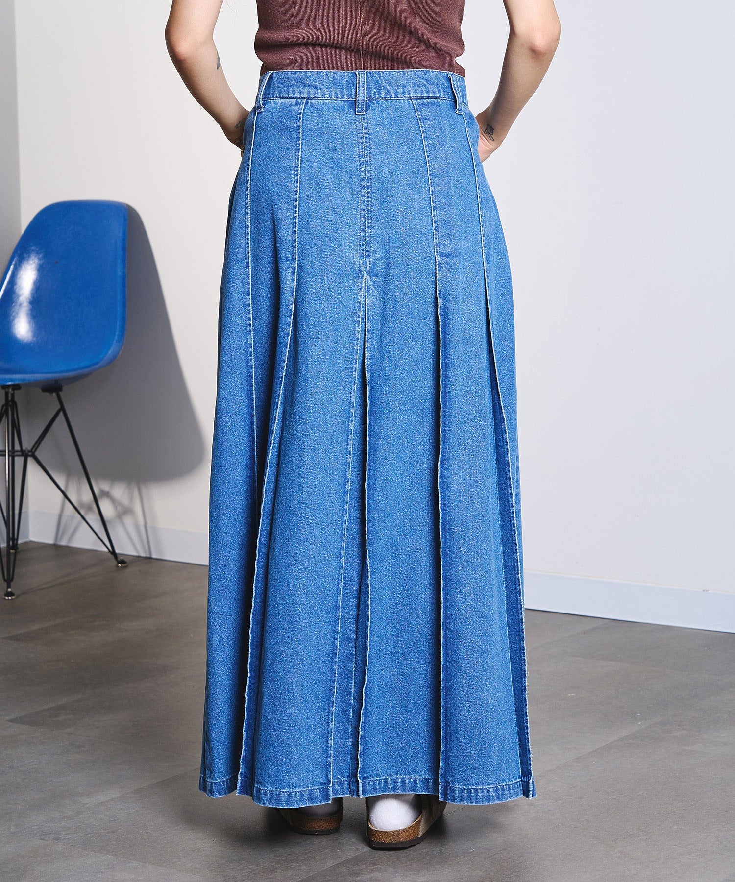 DENIM PLEATED LONG SKIRT