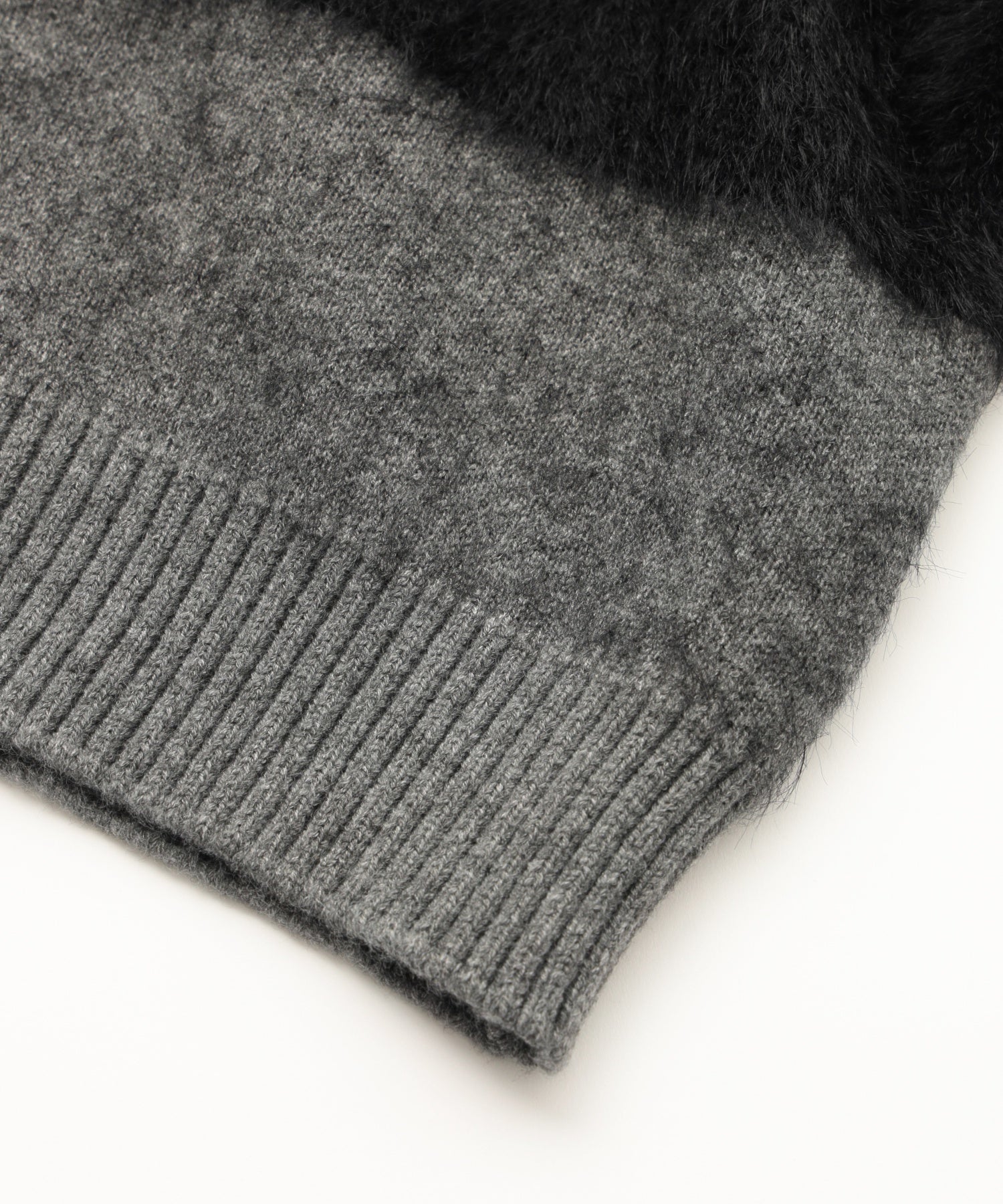 SHAGGY COMPACT KNIT TOP
