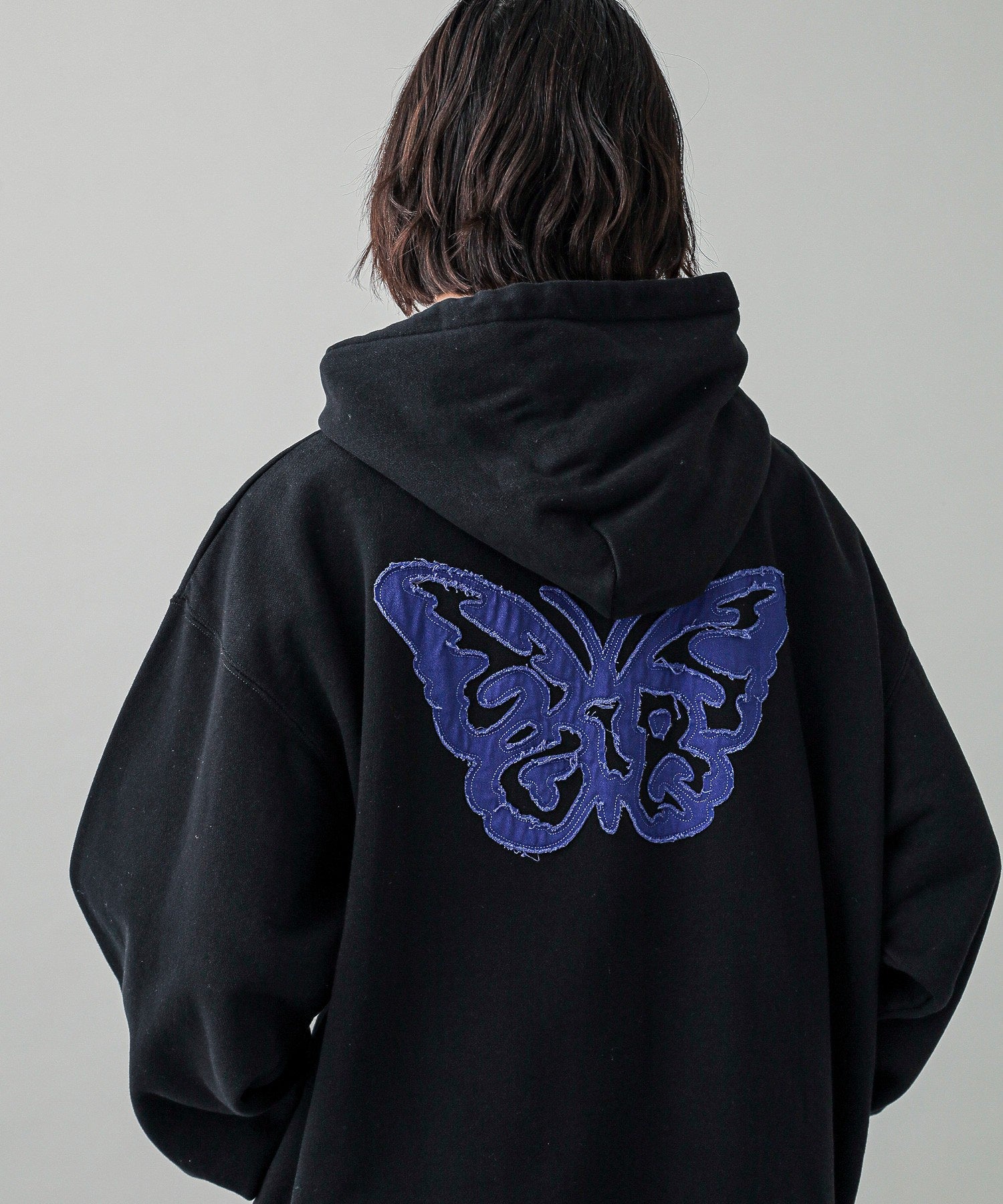 BUTTERFLY PATCH OVERSIZED SWEAT HOODIE