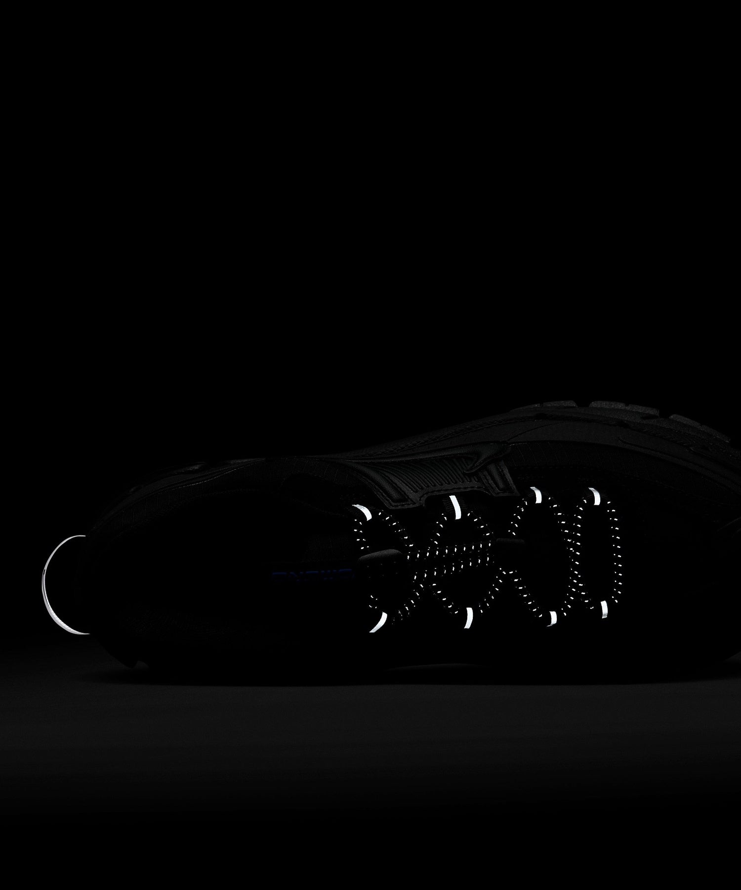 NIKE/ナイキ/WMNS ZOOM VOMERO ROAM HQ2181-004