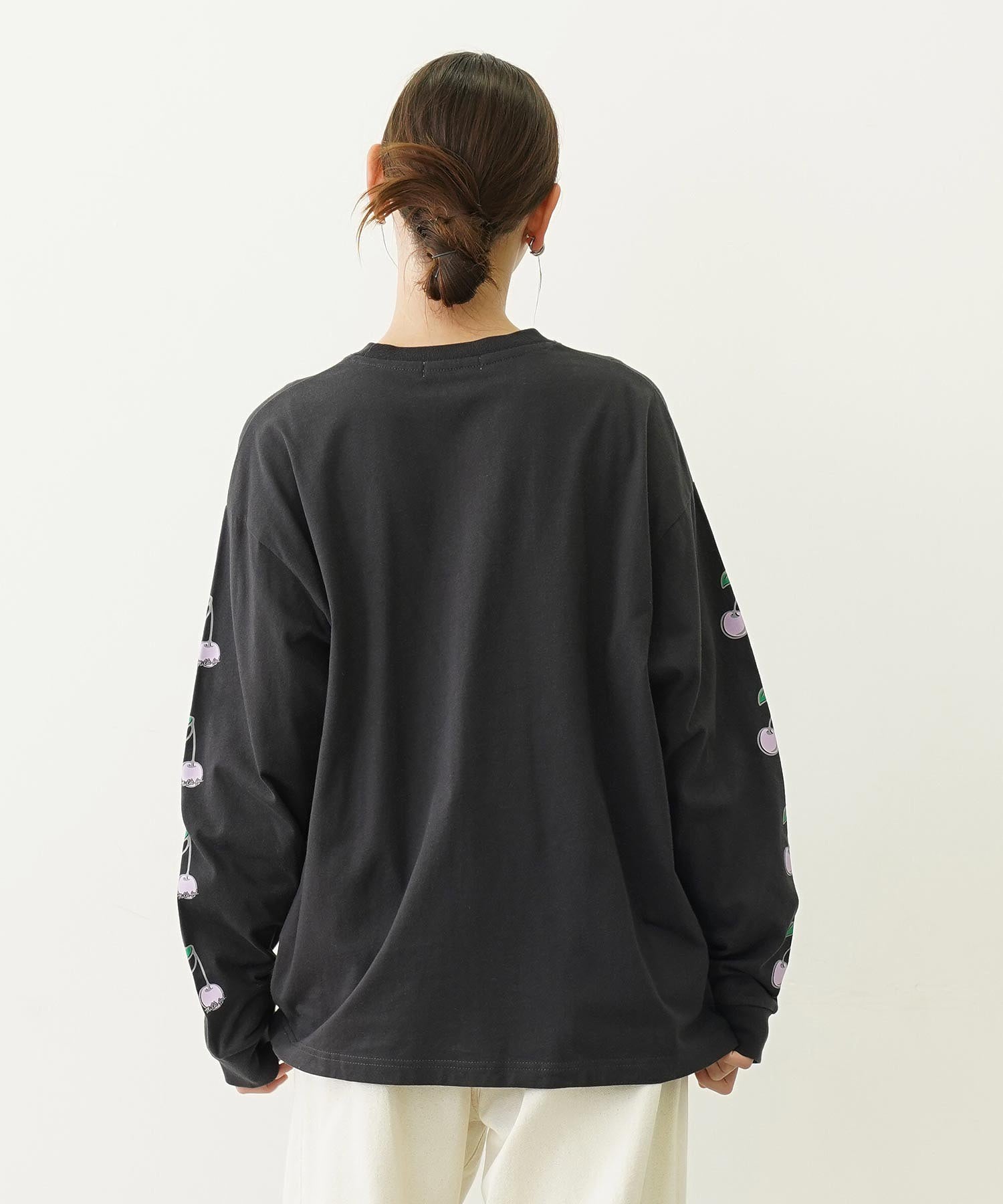 SIDE CHERRIES WIDE L/S TEE