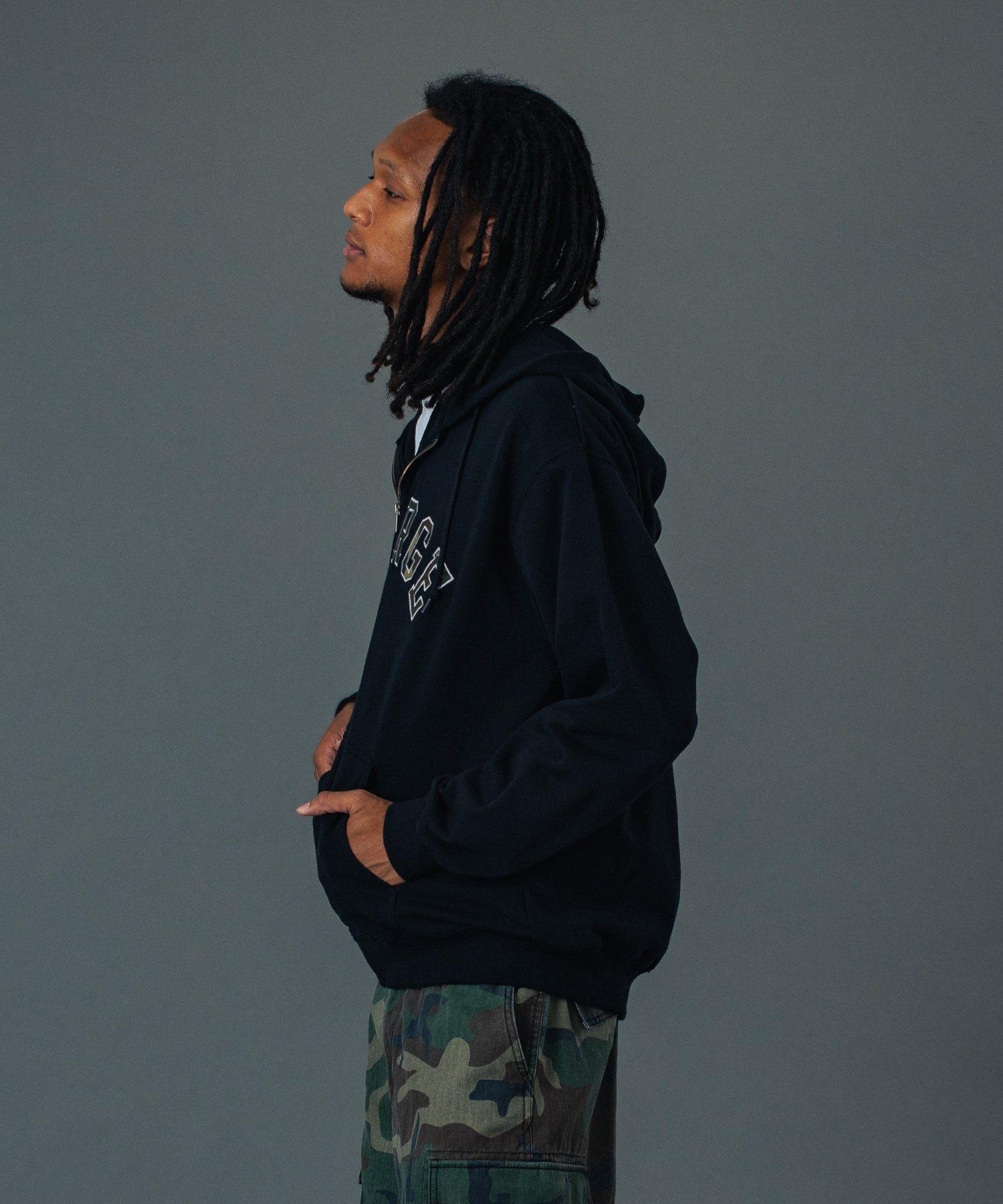 CAMO PATCH ZIP UP HOODED SWEATSHIRT