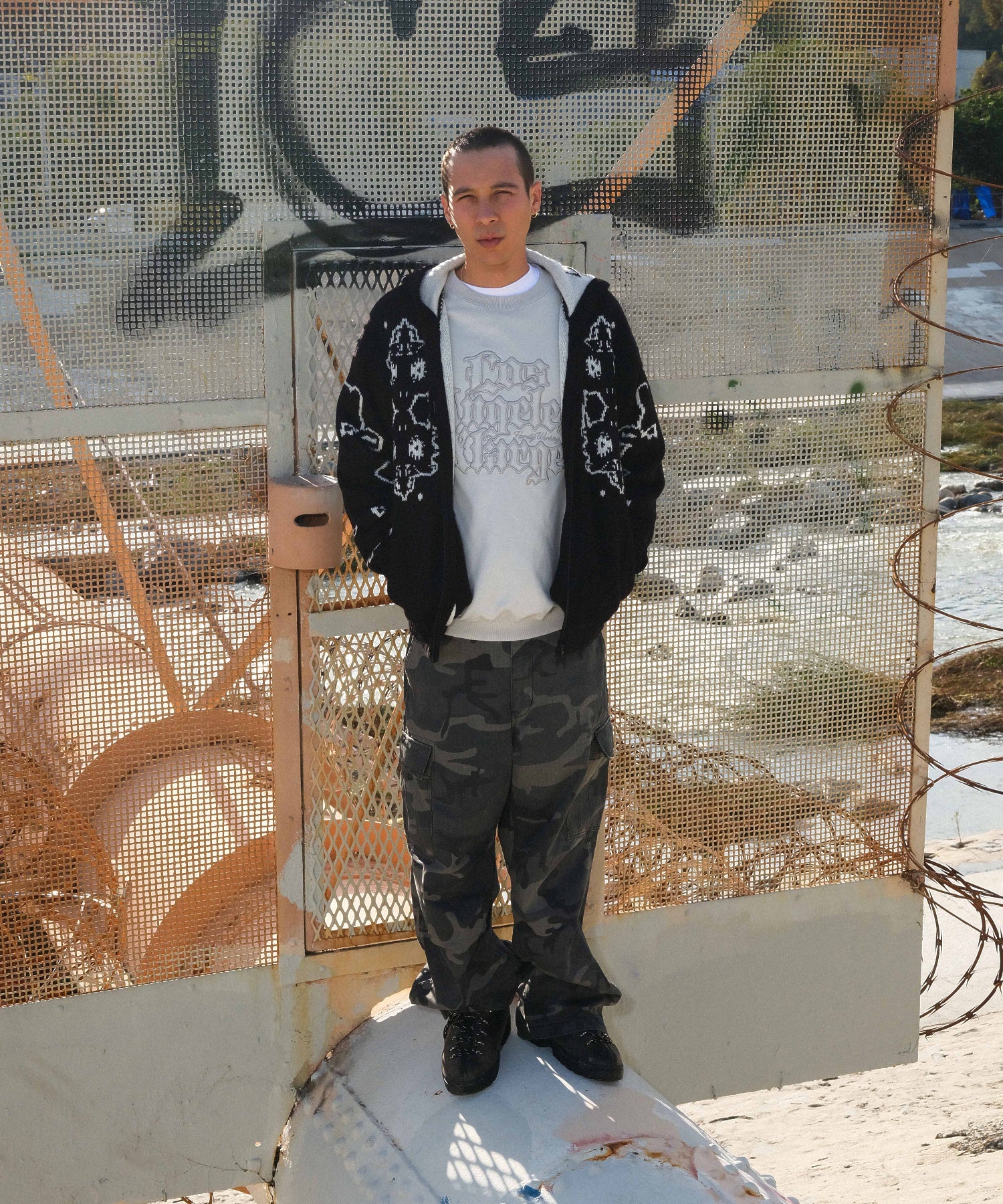 PATCHED OLD ENGLISH CREWNECK SWEATSHIRT