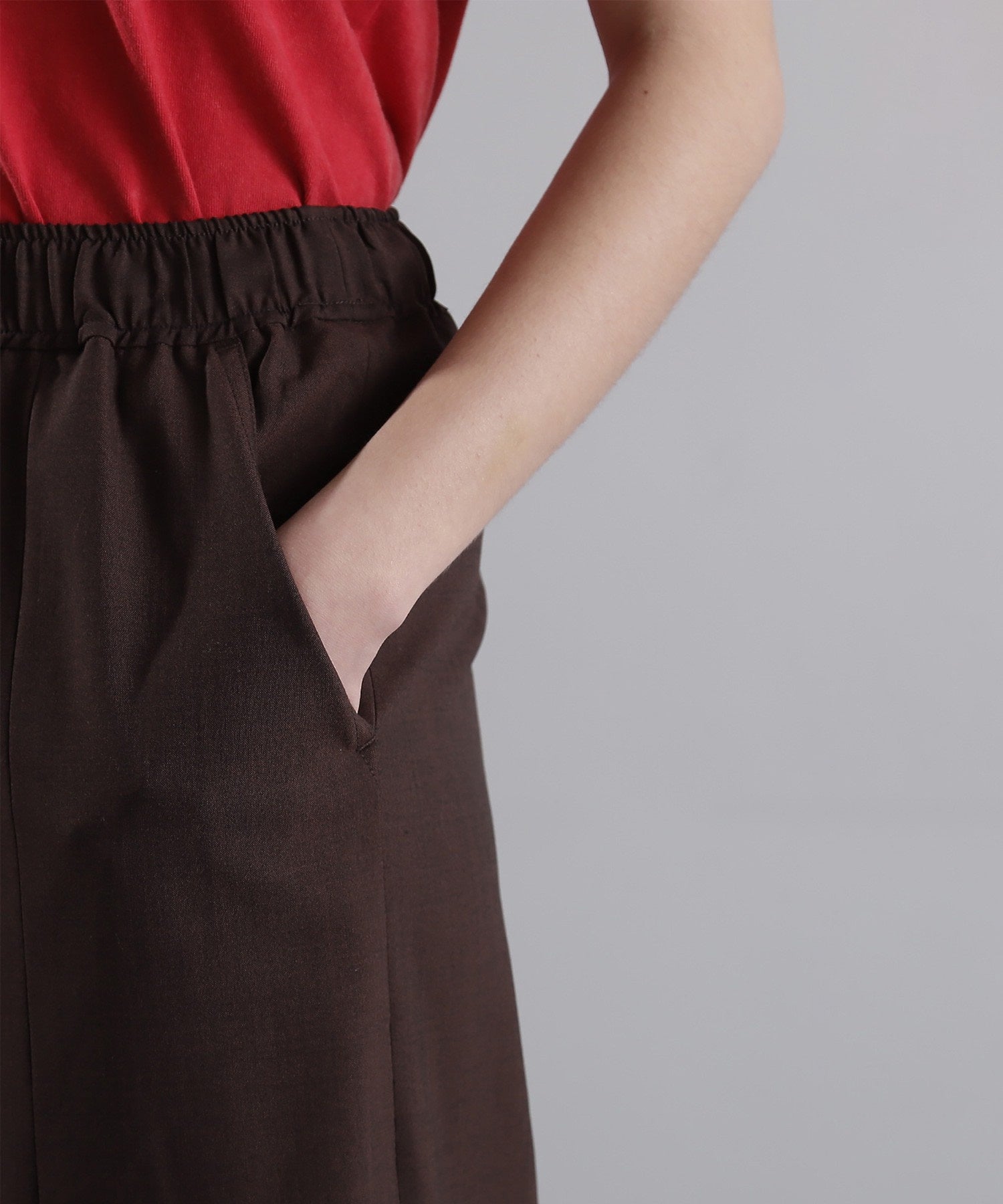 スーチングフロントスリットワンドパンツ