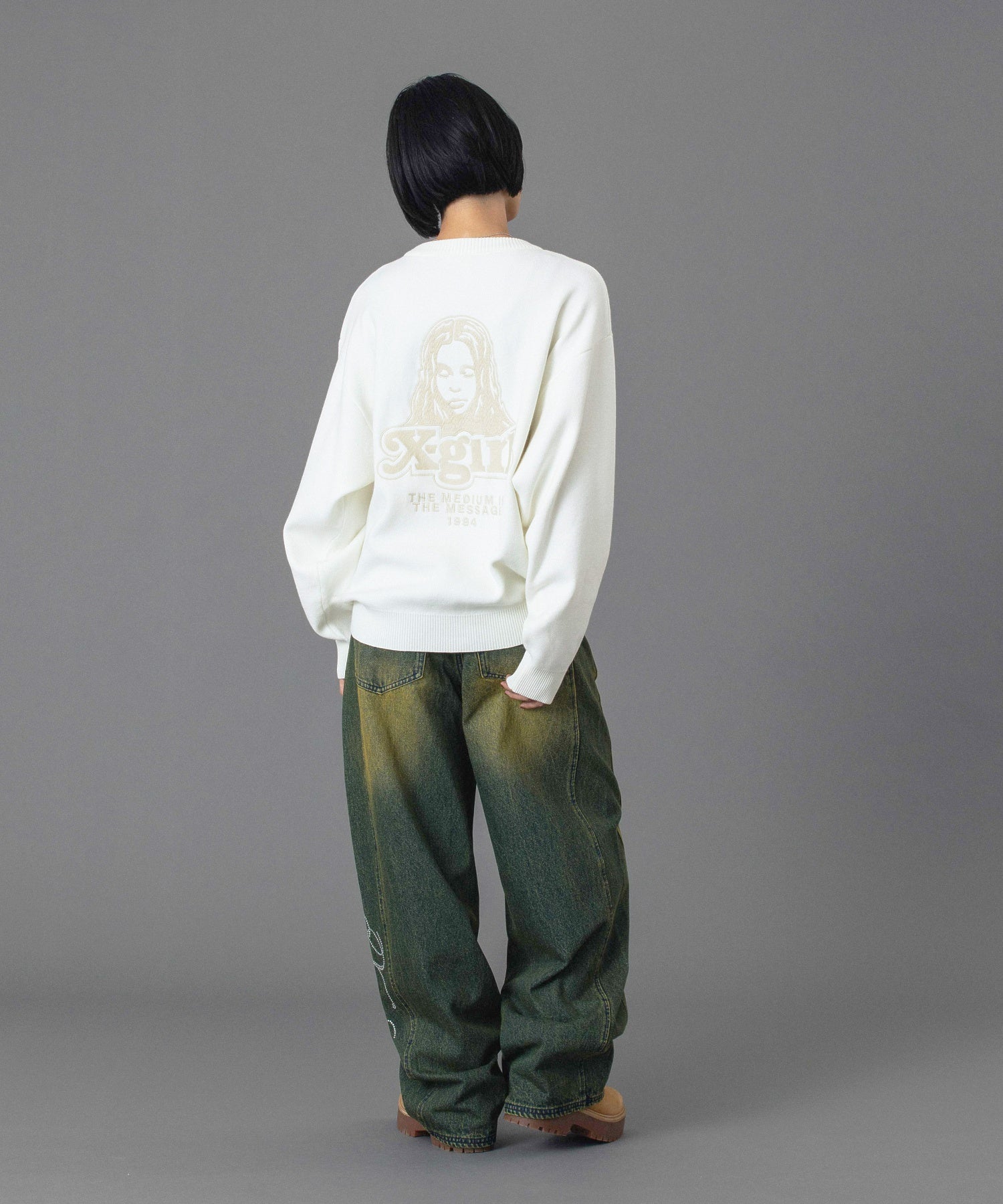 FACE EMBROIDERY KNIT TOP