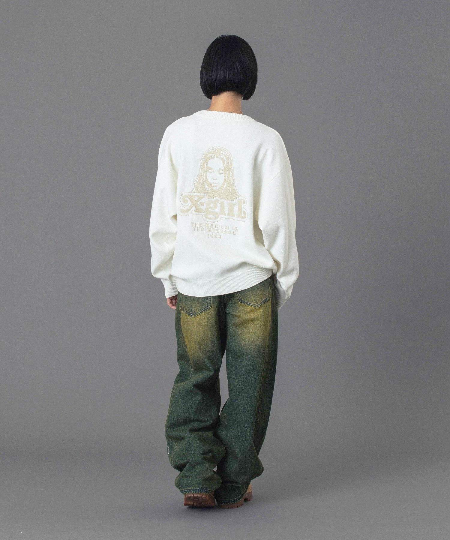 FACE EMBROIDERY KNIT TOP