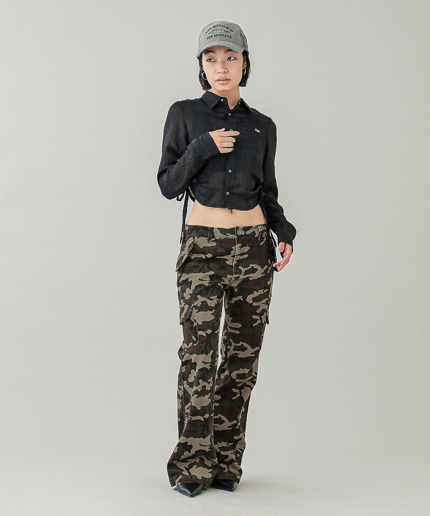 LOW RISE HIP LOGO PANTS