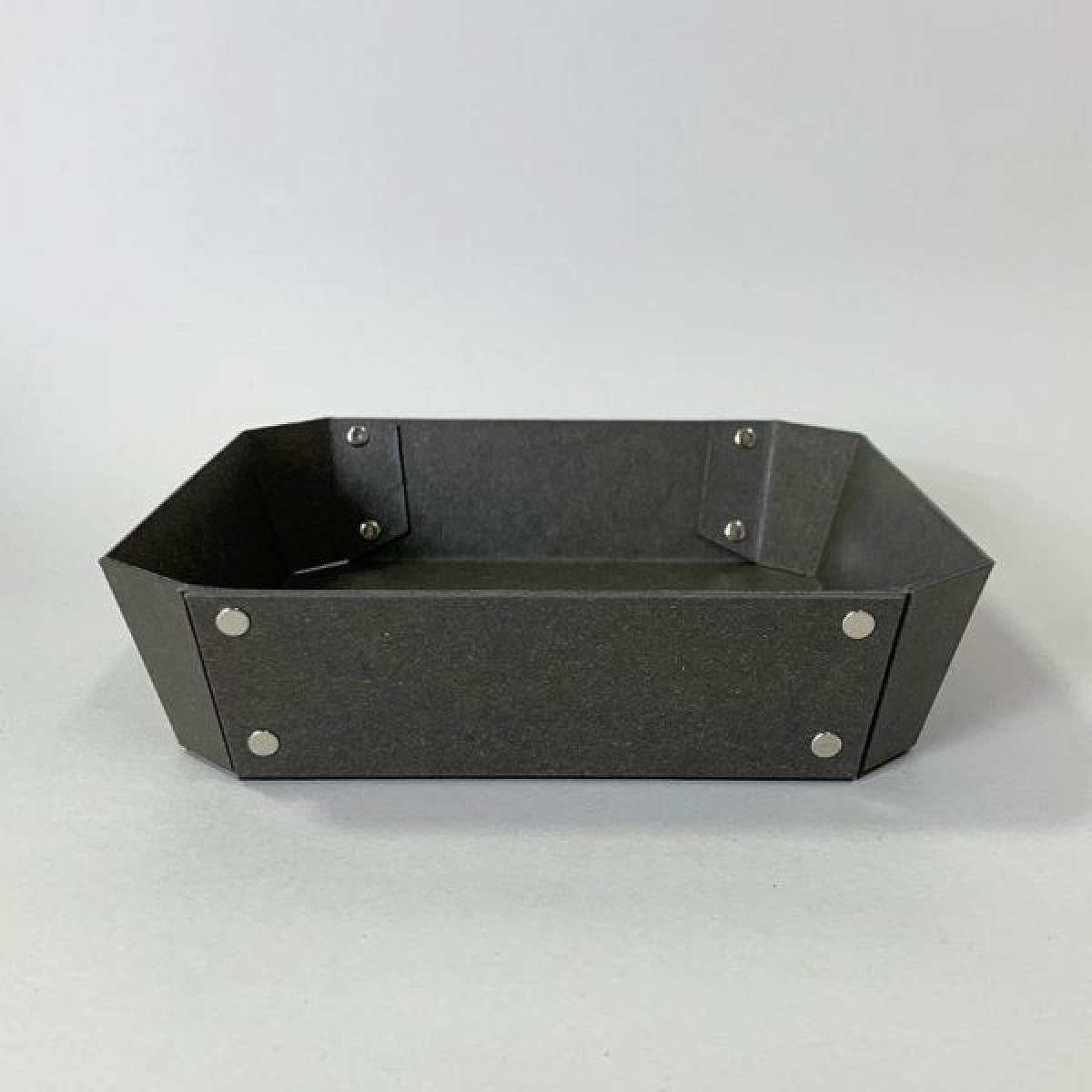 8_TRAY M