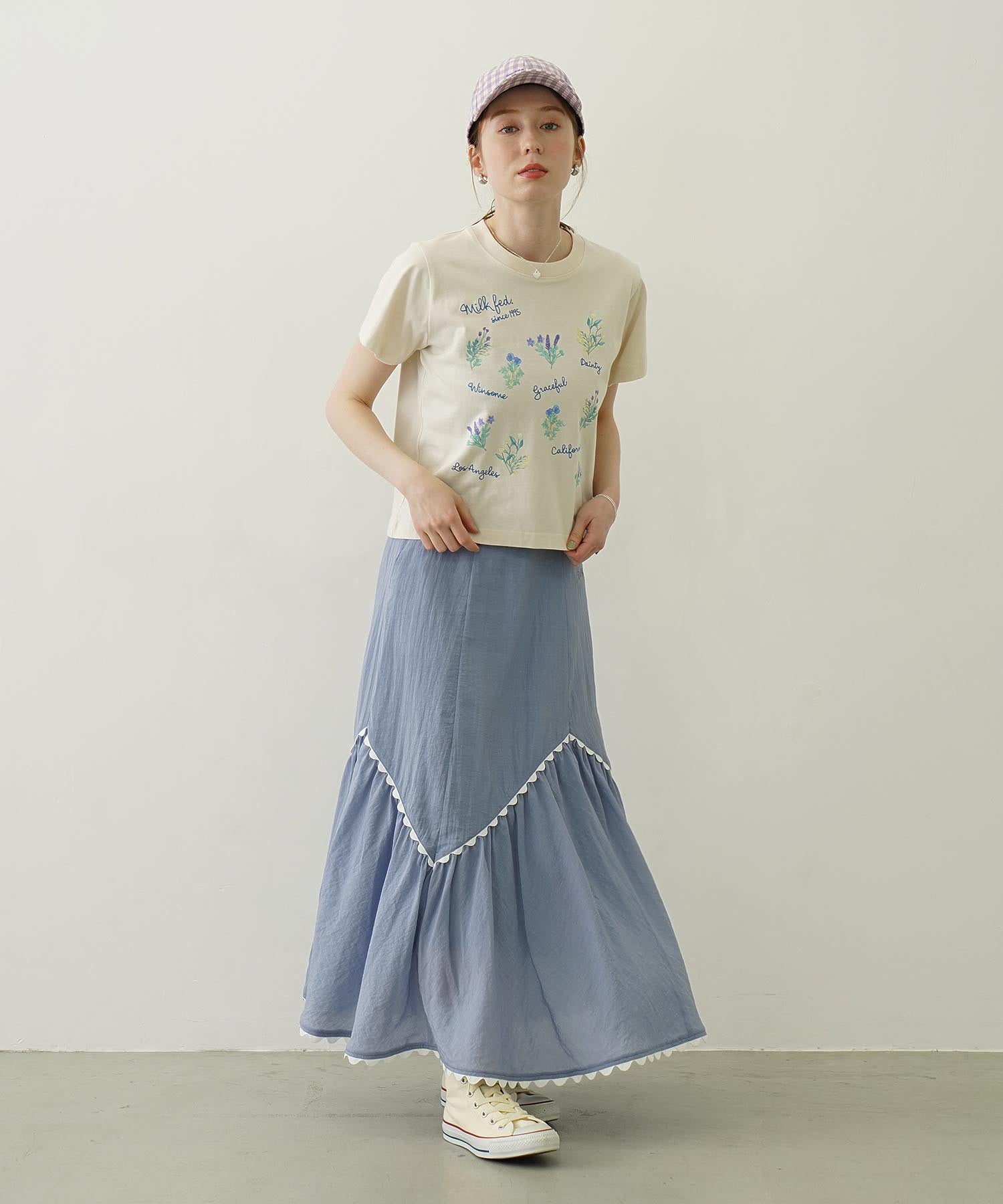 FLOWER PRINT AND EMBROIDERY COMPACT S/S TEE