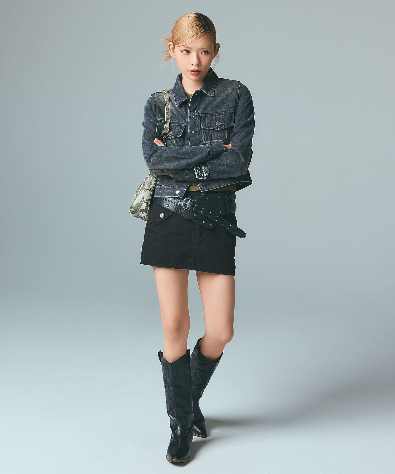 STUDDED THICK BELT