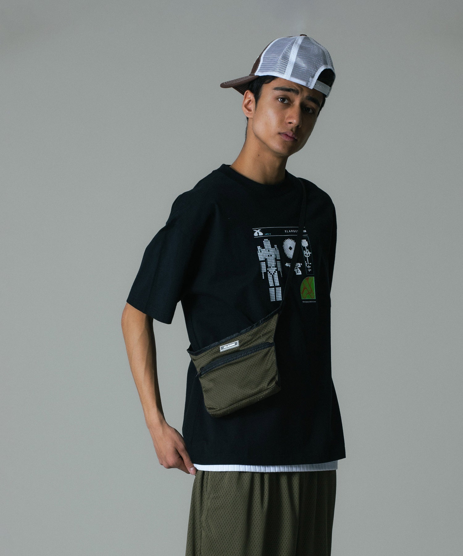 MODEL 身長183cm / 着用サイズ：ONE SIZE