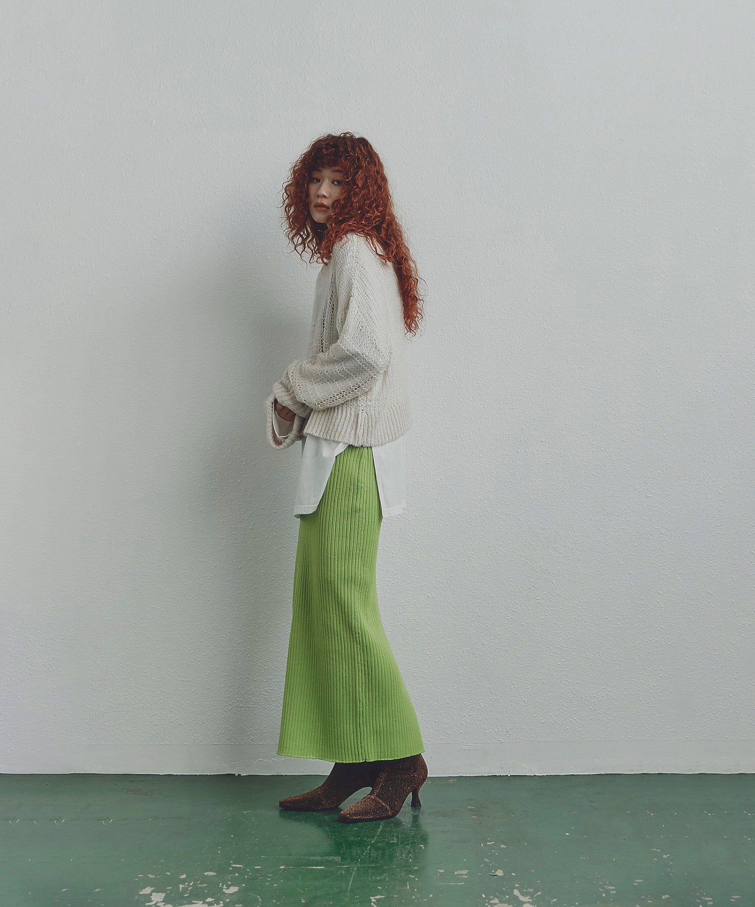 クロップドシアーニット