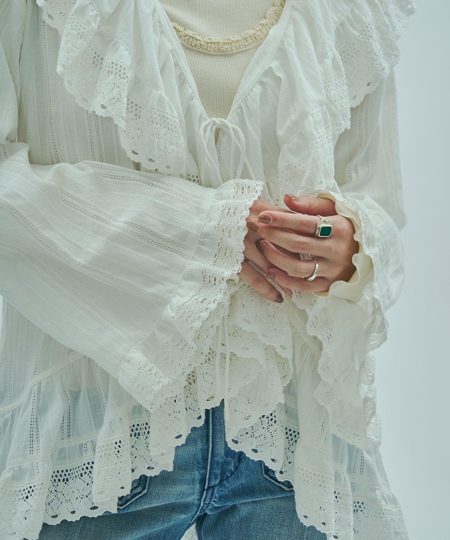 mag.by c/FRILL COLLAR BLOUSE