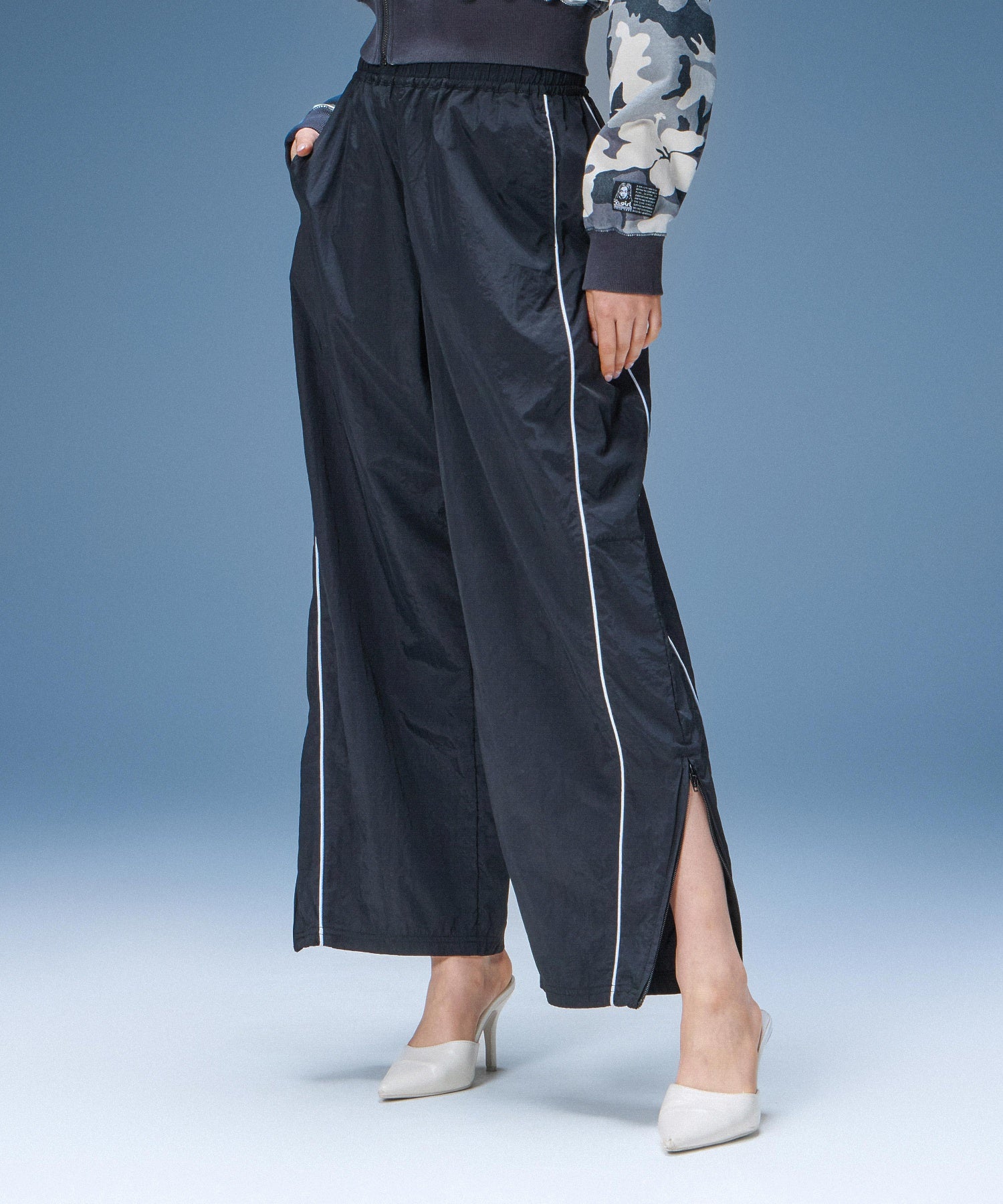 BANANA SHAPE TRACK PANTS