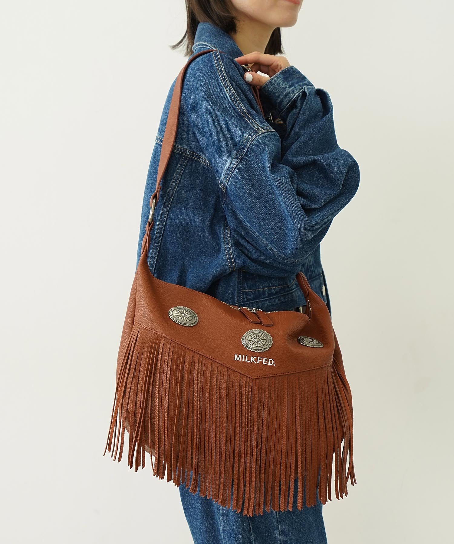 FRINGE SHOULDER BAG