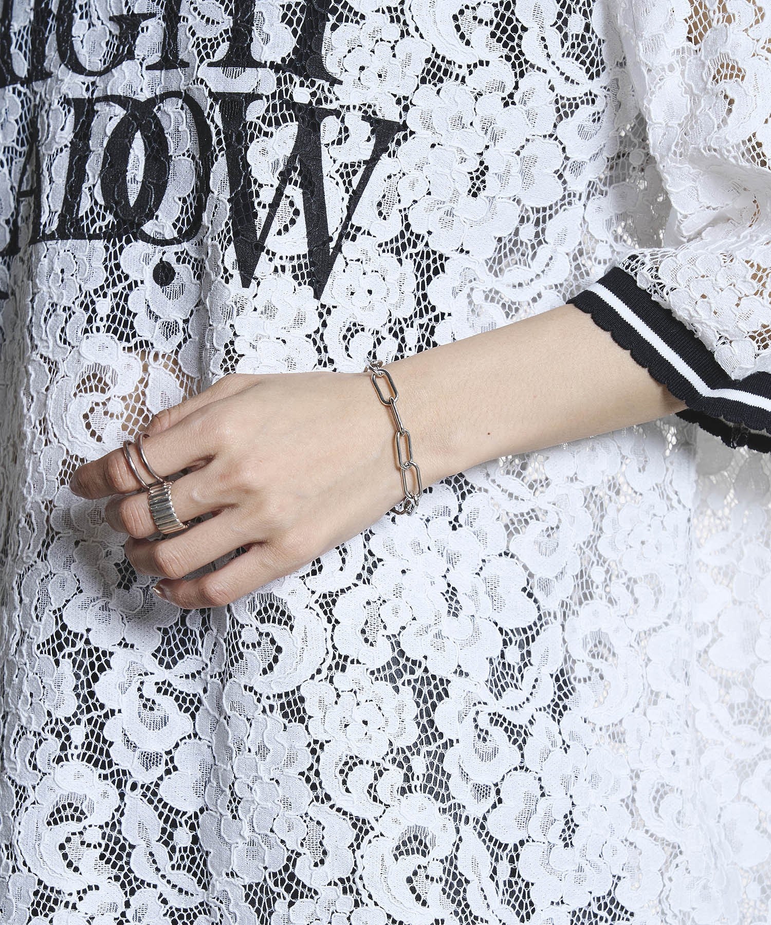 OKIRAKU×ROSEBUD/LACE LOGO TEE